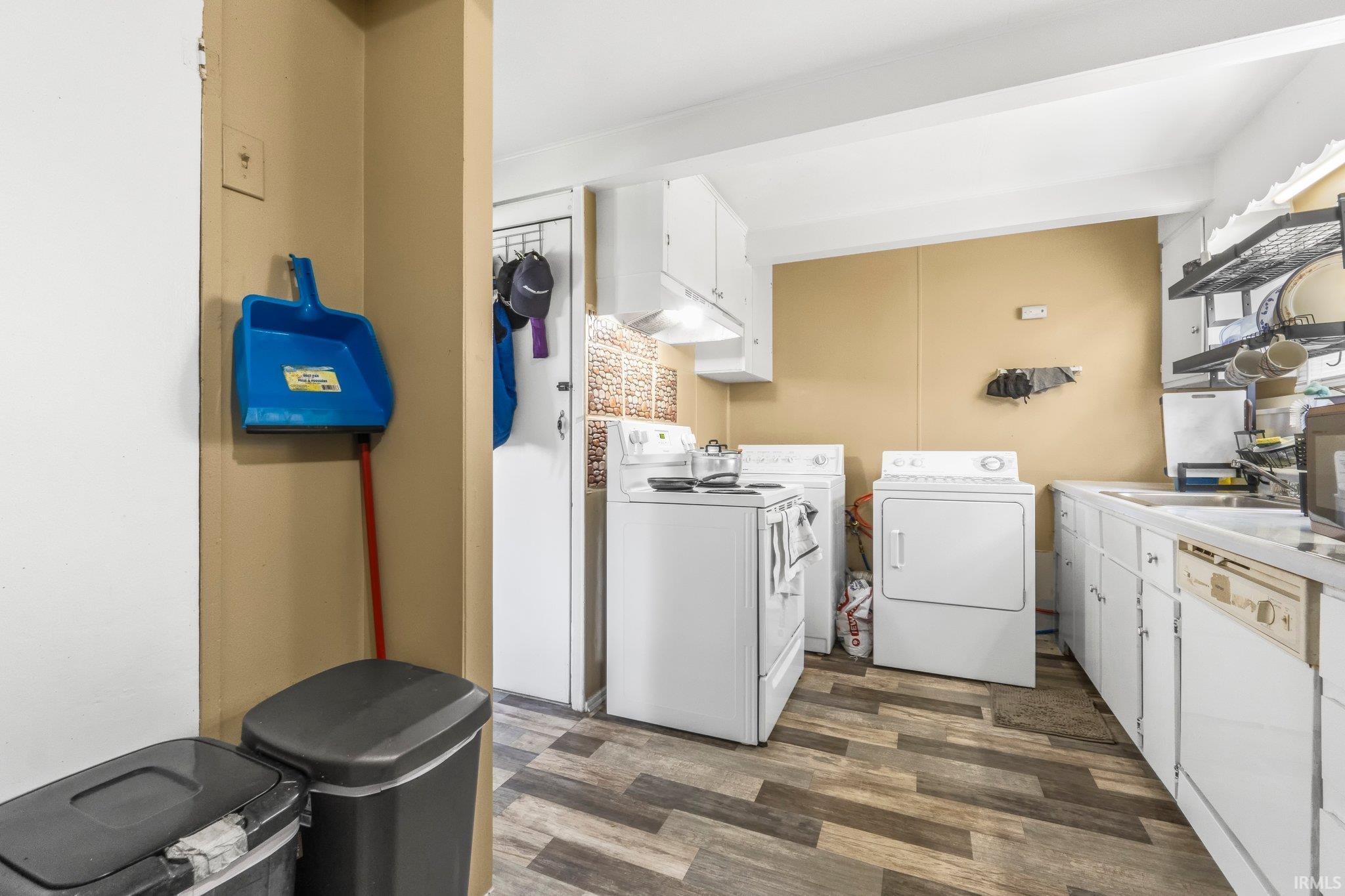 Photo 10 of 5109 Hoagland Avenue