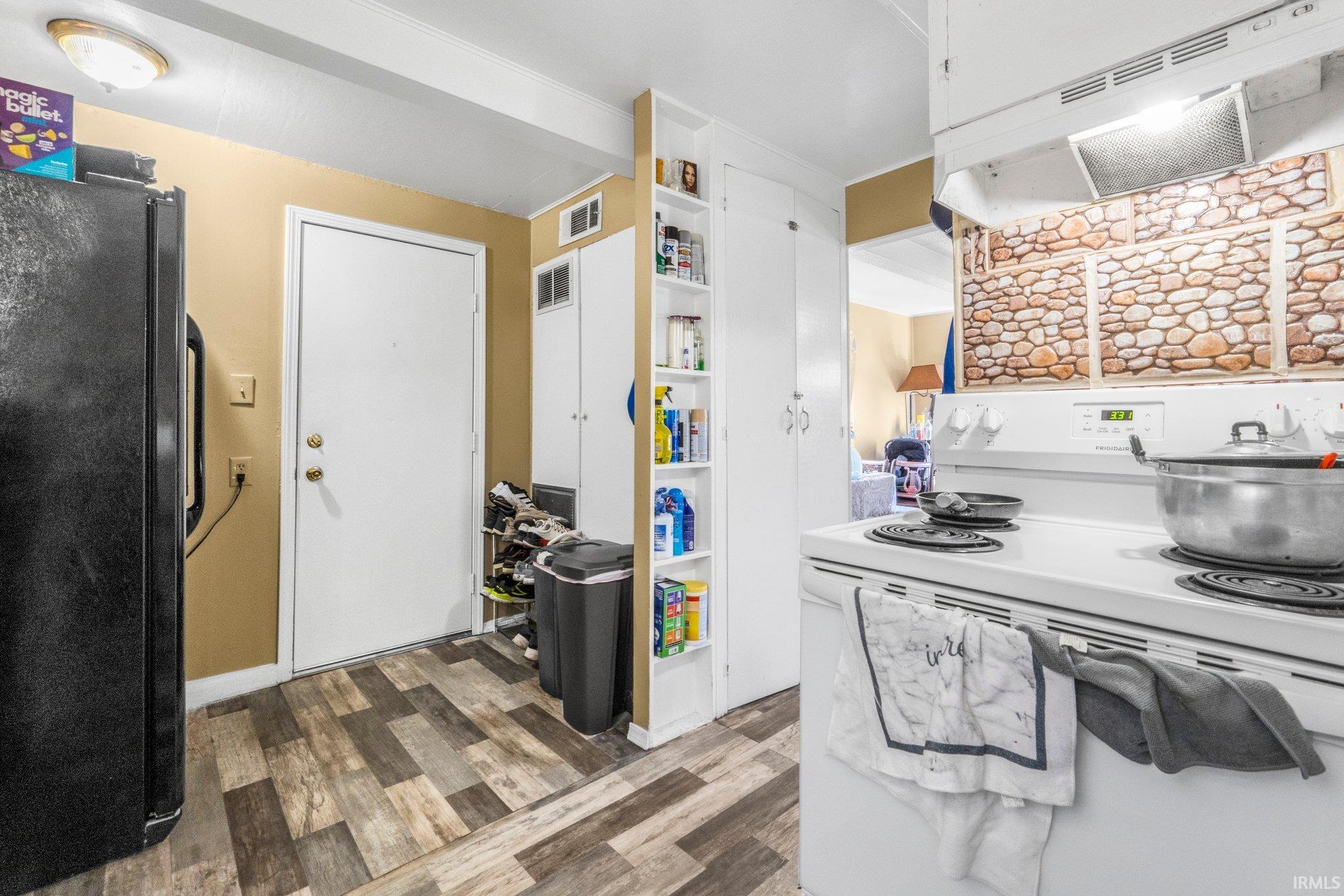 Photo 12 of 5109 Hoagland Avenue