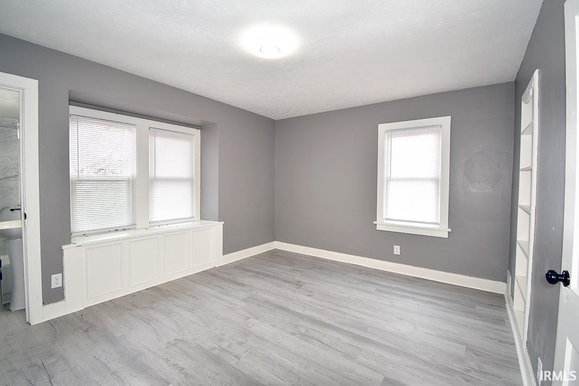 Photo 4 of 308 E Madison Street