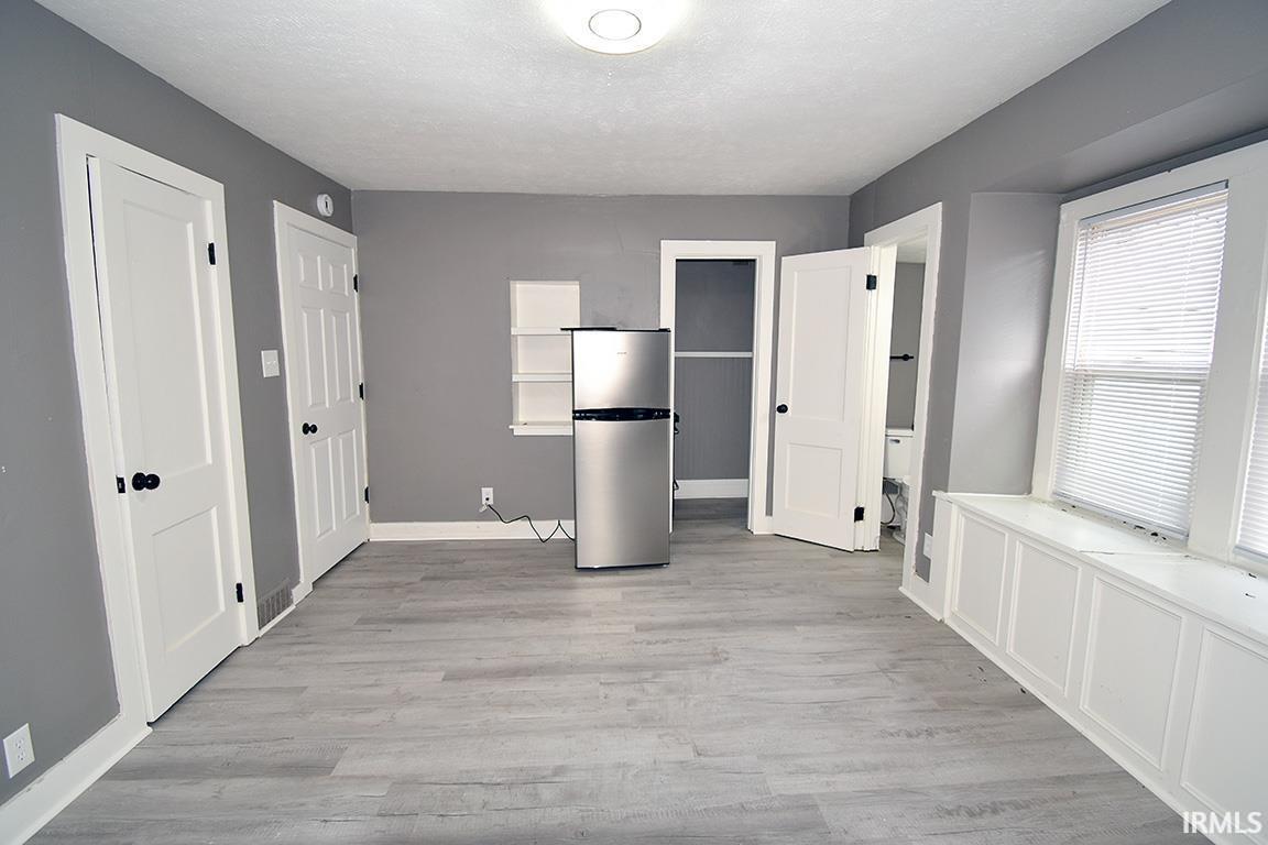 Photo 5 of 308 E Madison Street