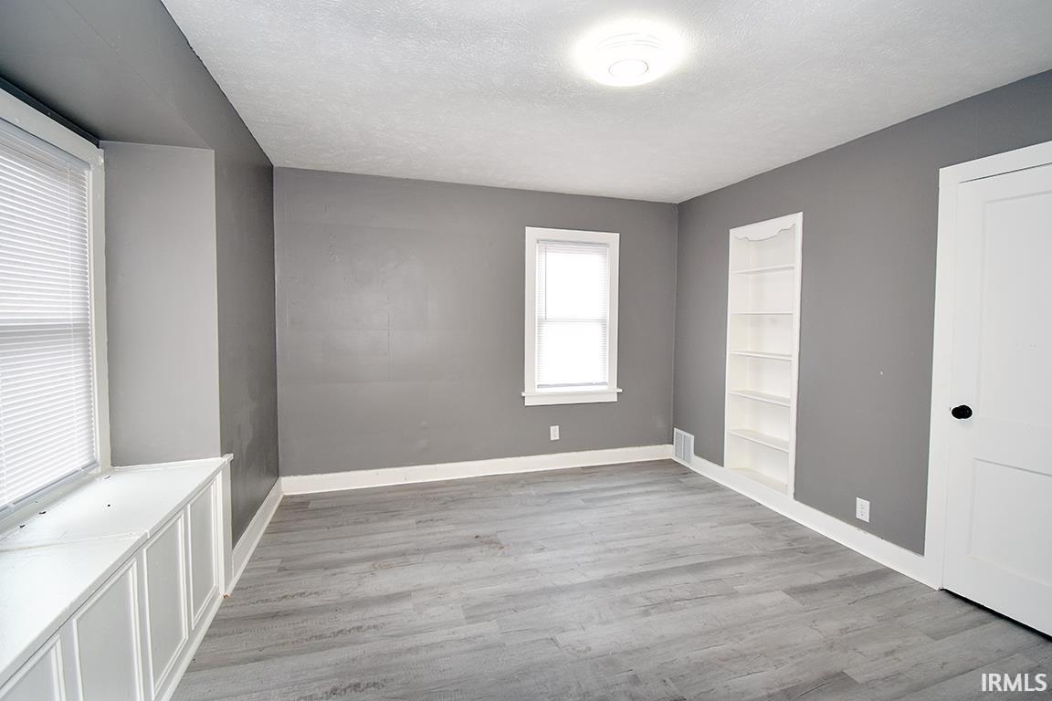 Photo 6 of 308 E Madison Street