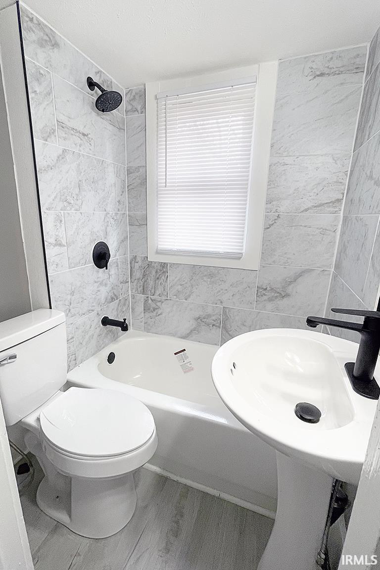 Photo 8 of 308 E Madison Street