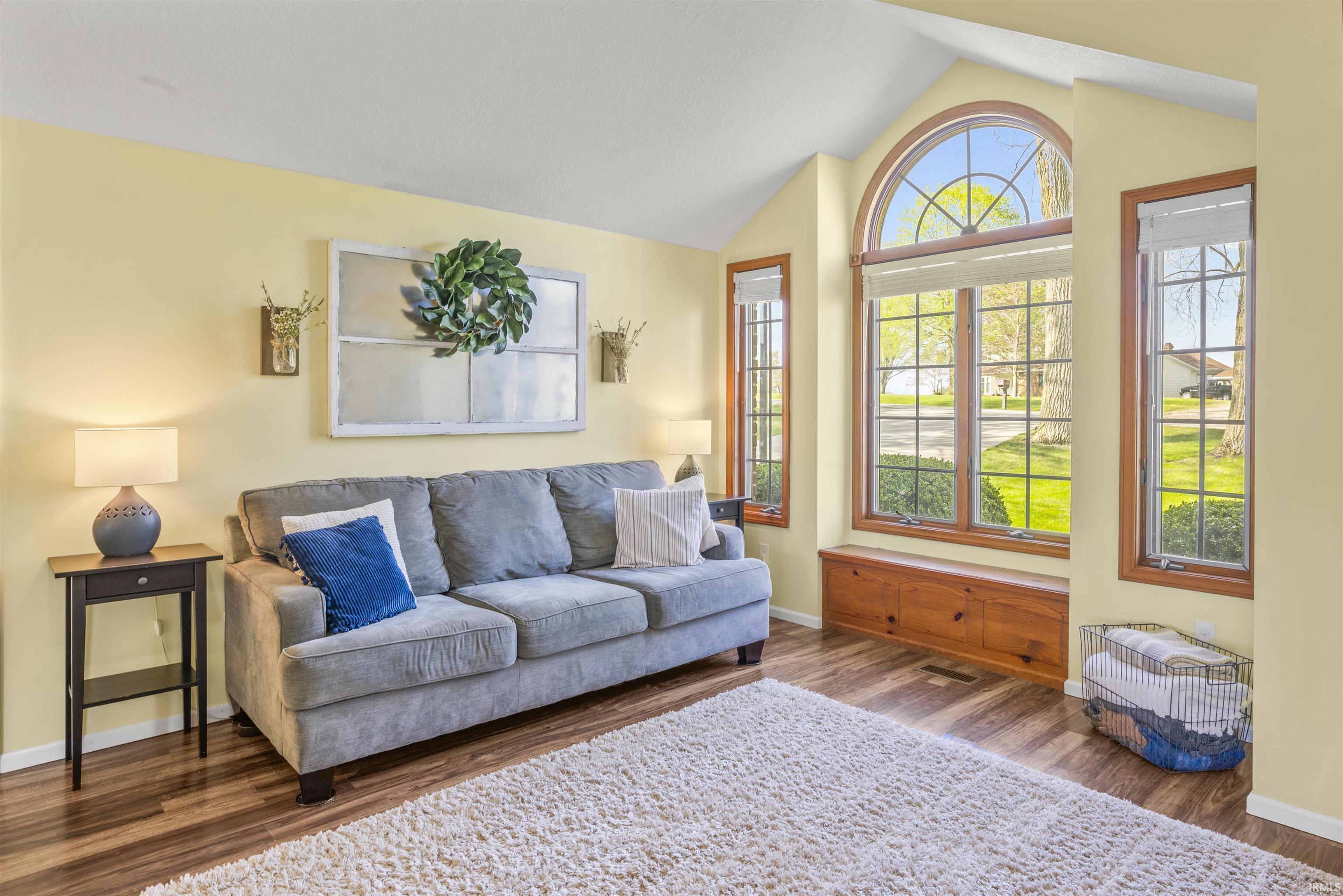 Photo 4 of 1100 E Wildwood Drive