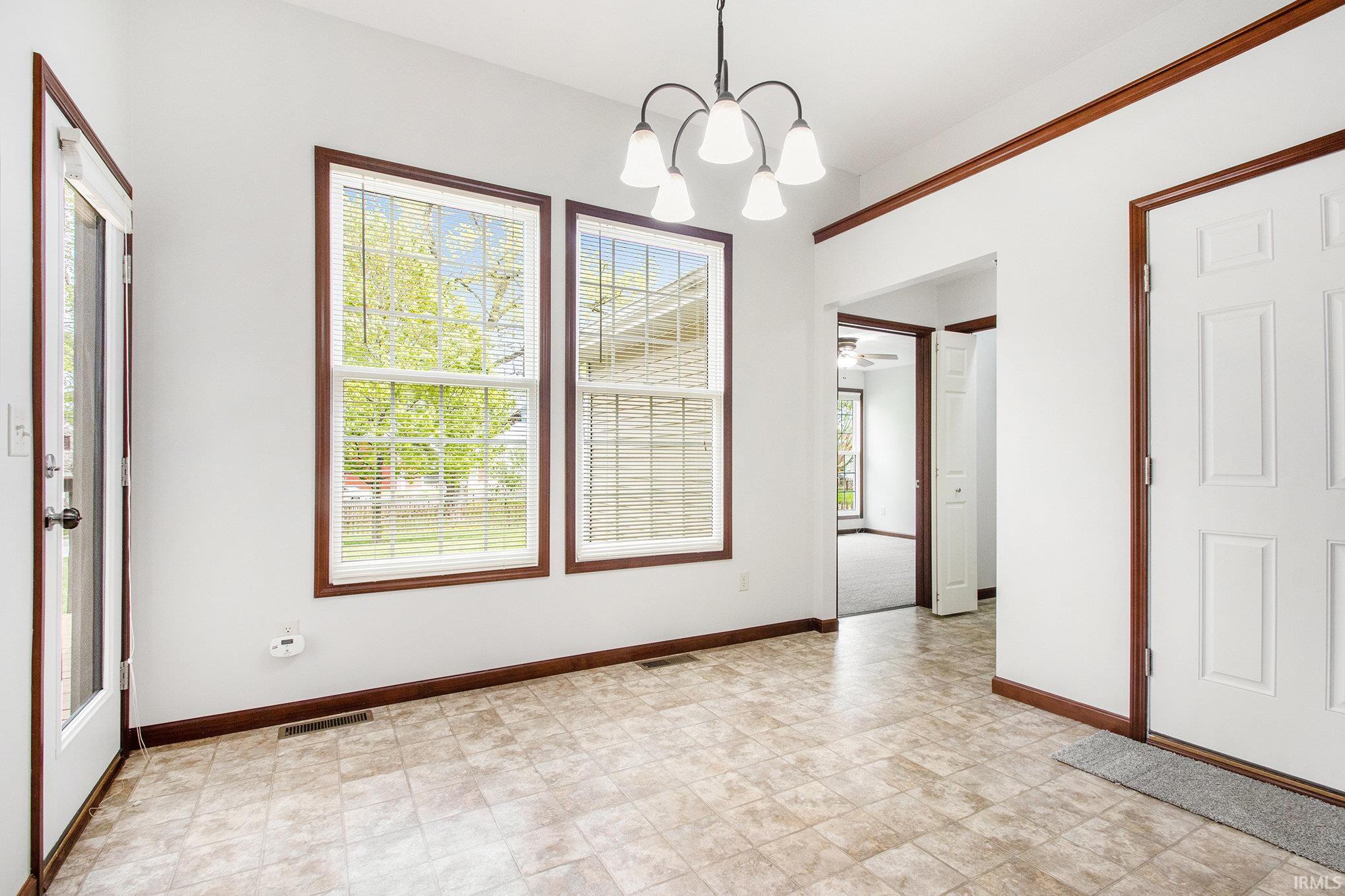 Photo 10 of 300 E Wabash Avenue