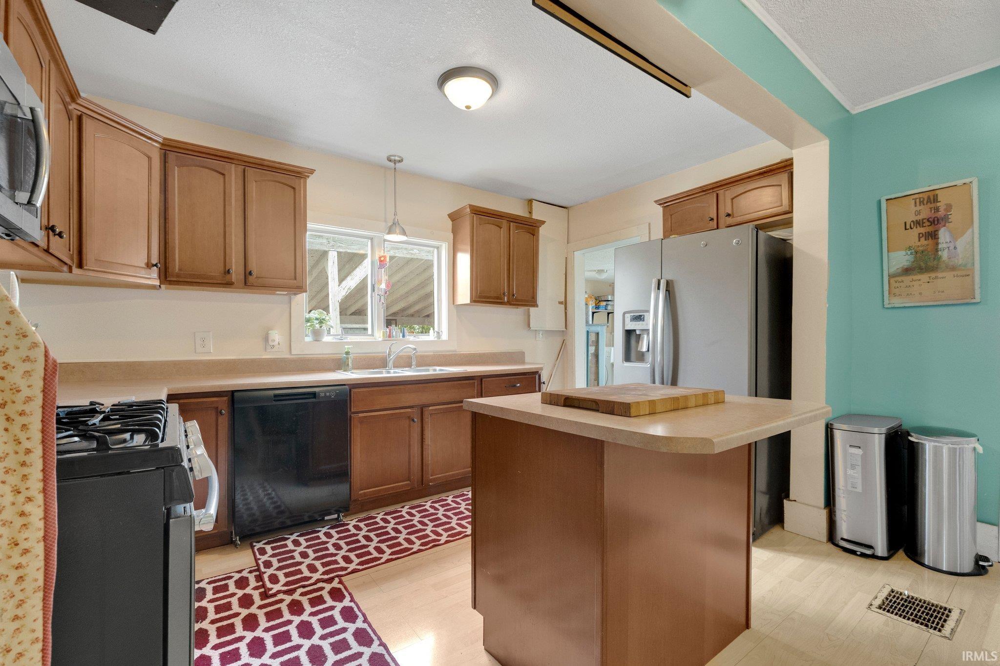 Photo 12 of 1605 E Clark Street
