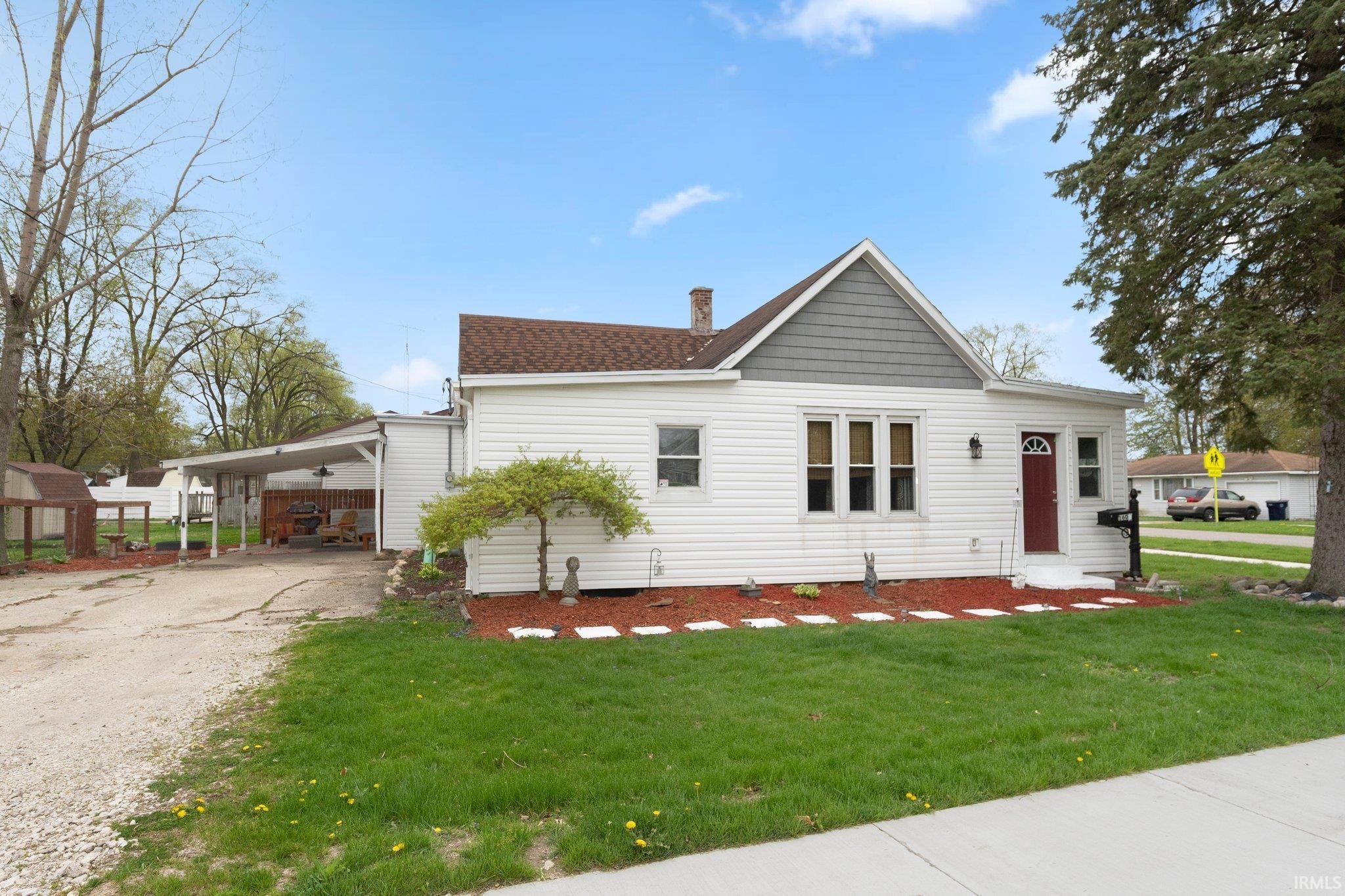 Photo 2 of 1605 E Clark Street