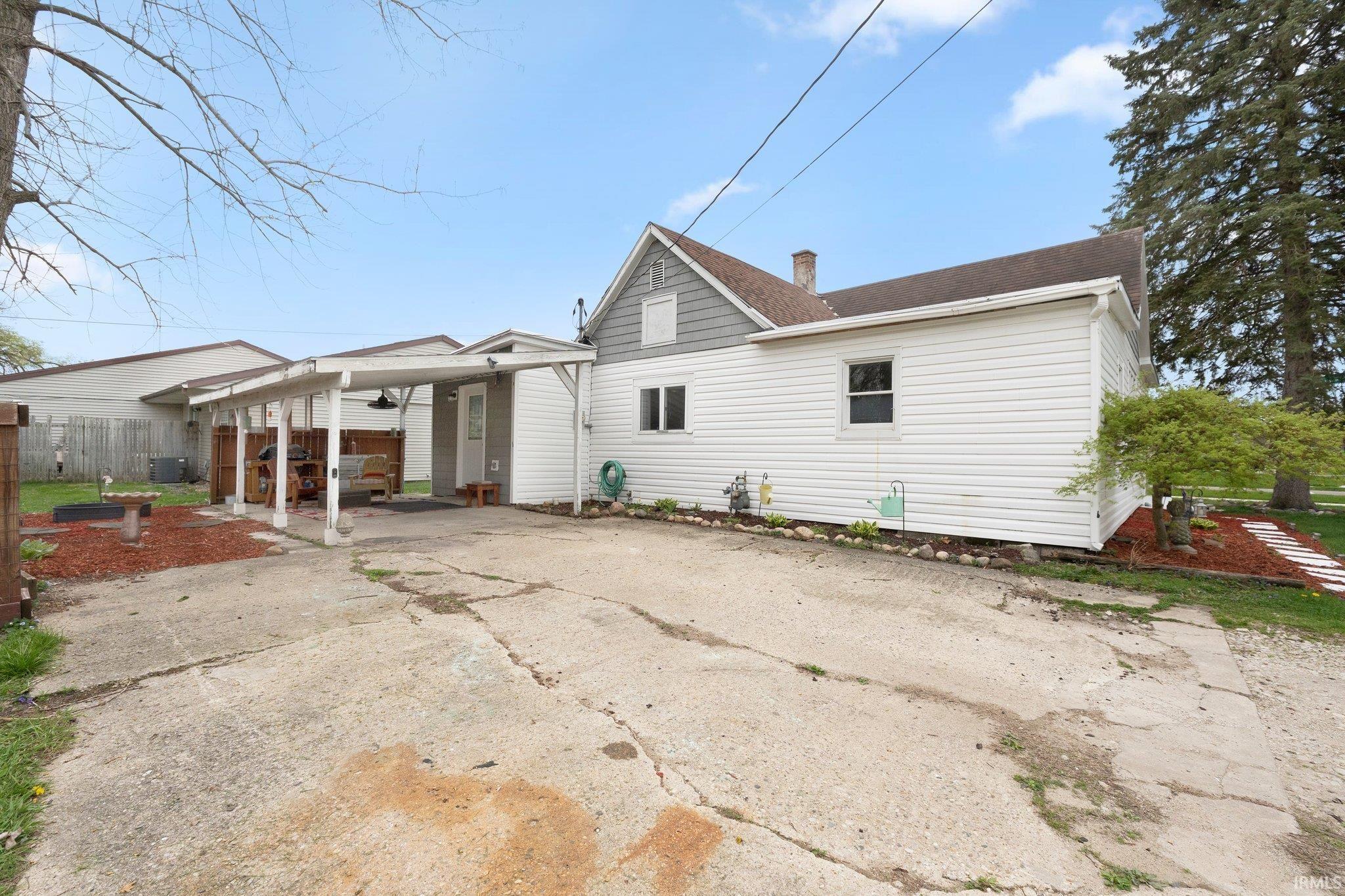 Photo 34 of 1605 E Clark Street