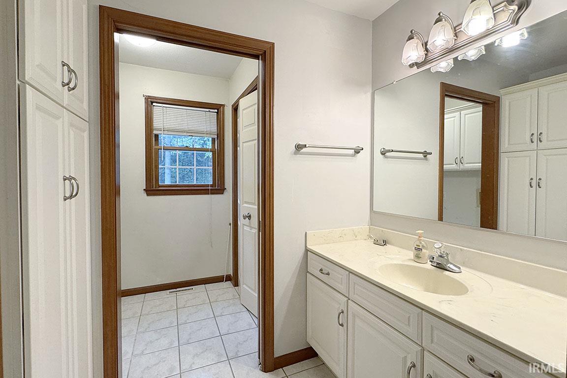 Photo 11 of 5 Shore Manor Drive
