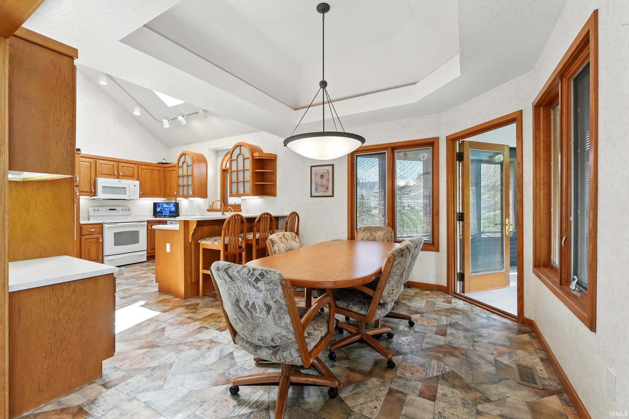 Photo 10 of 414 Blue Cliff Place