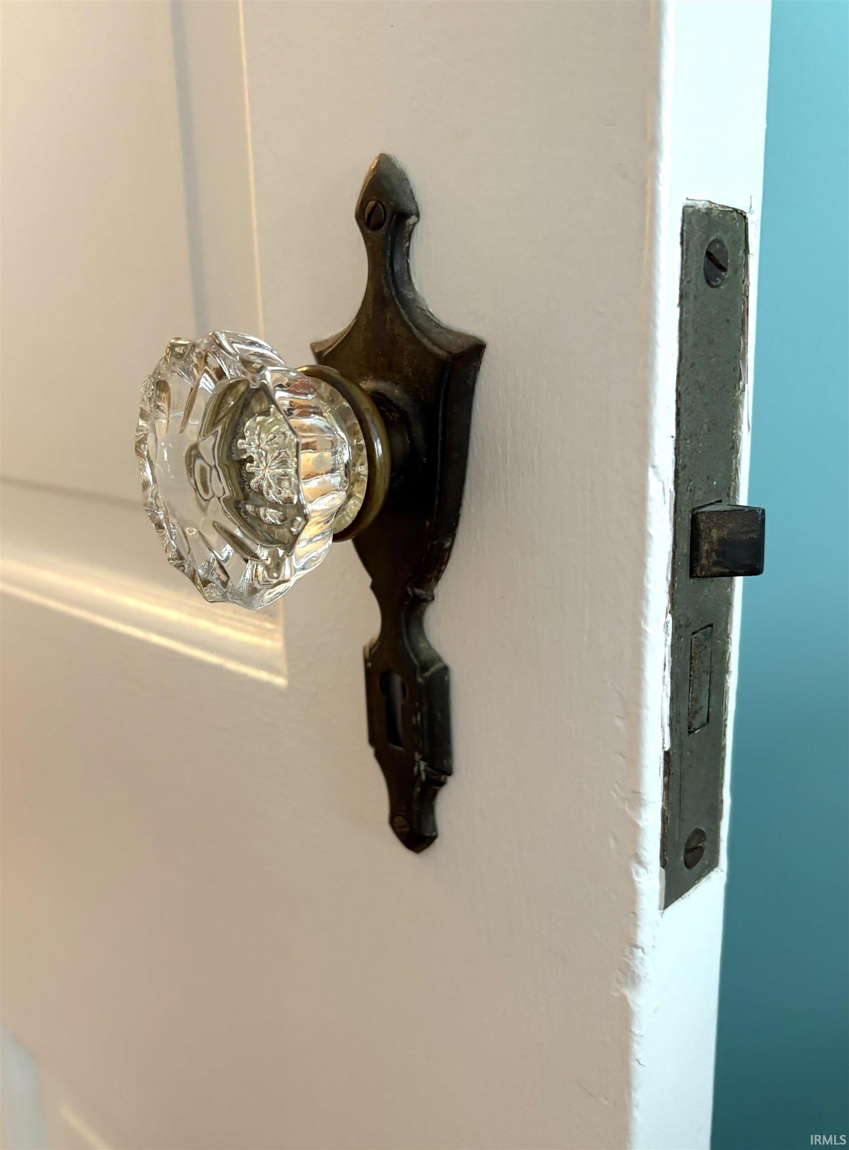 Homes for sale in Indianapolis, IN | 155 N Franklin Rd, Indianapolis, IN 46219 | MLS# 202515916