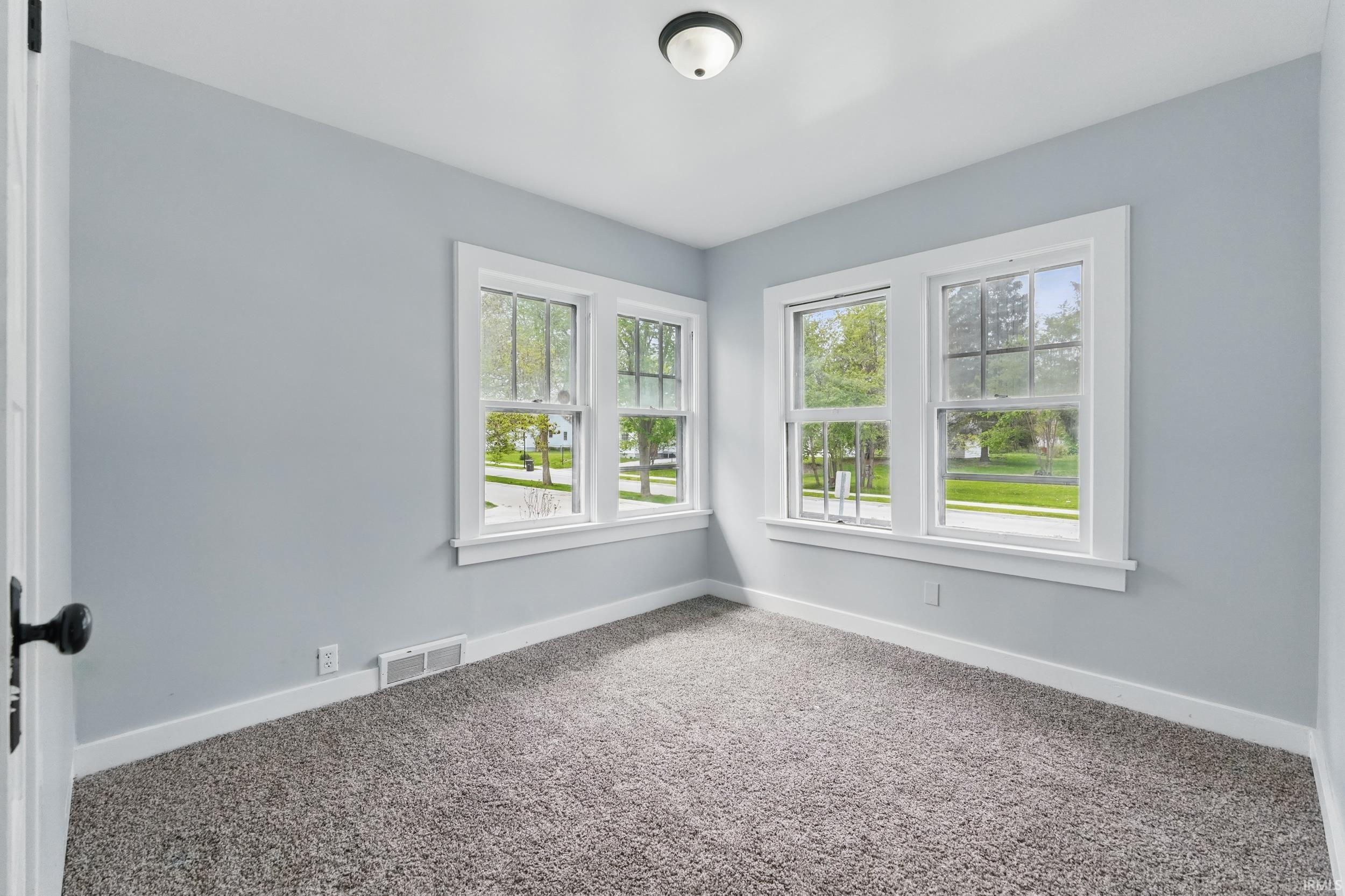 Photo 12 of 738 Ridgewood Drive