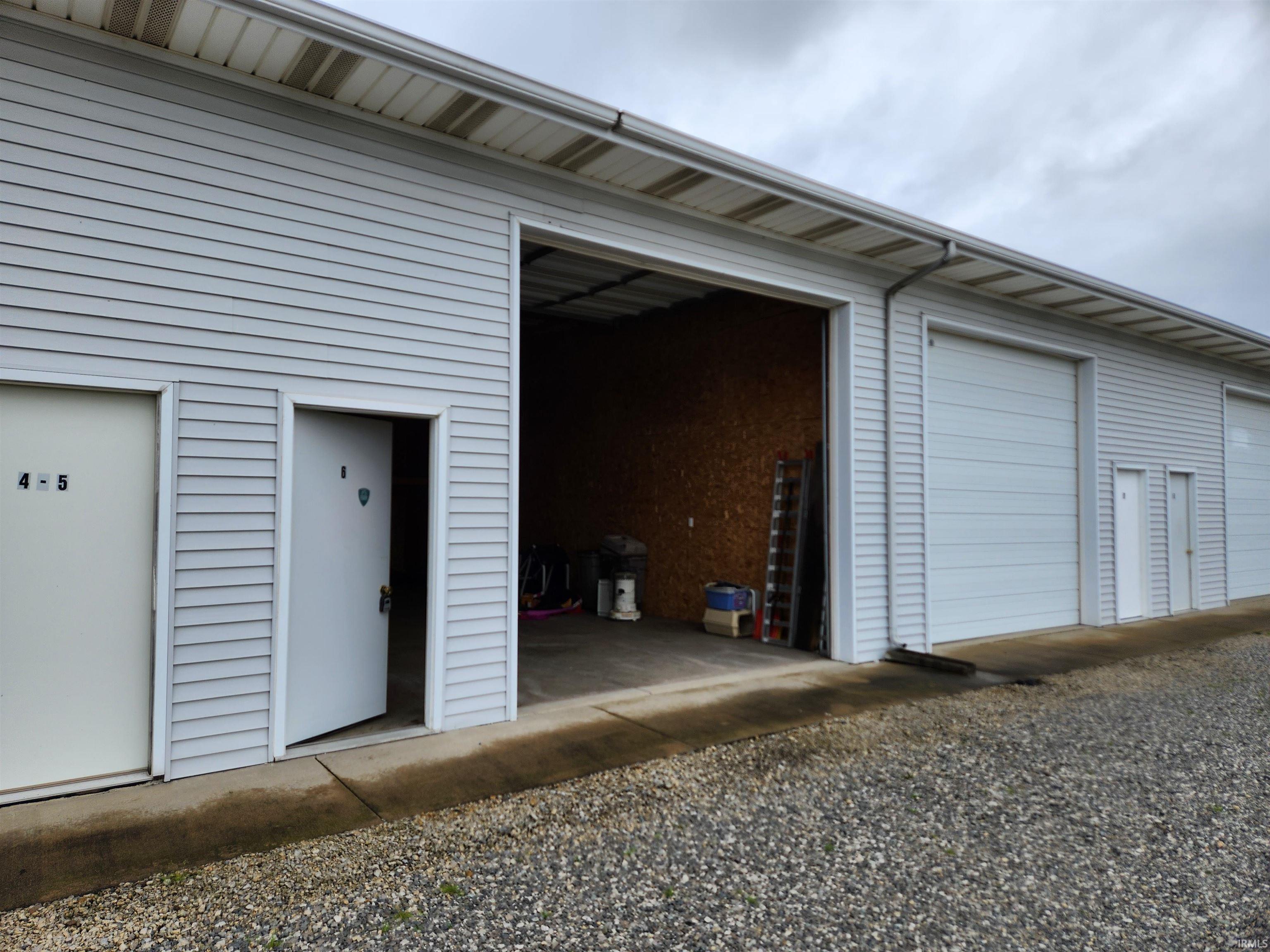 Photo 2 of 10208 N STATE ROAD 13 #6