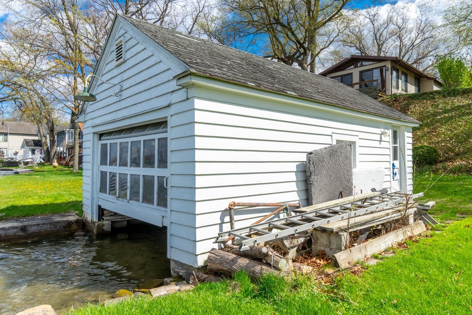 3300 W Shady Side Road, Angola, IN 46703