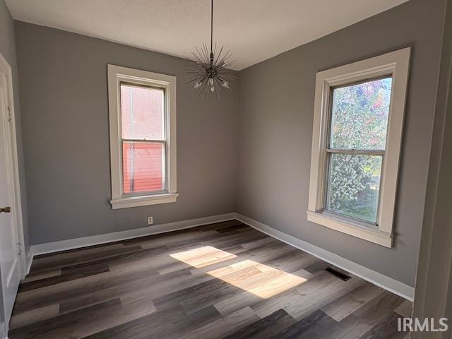 Photo 3 of 914 Forest Avenue