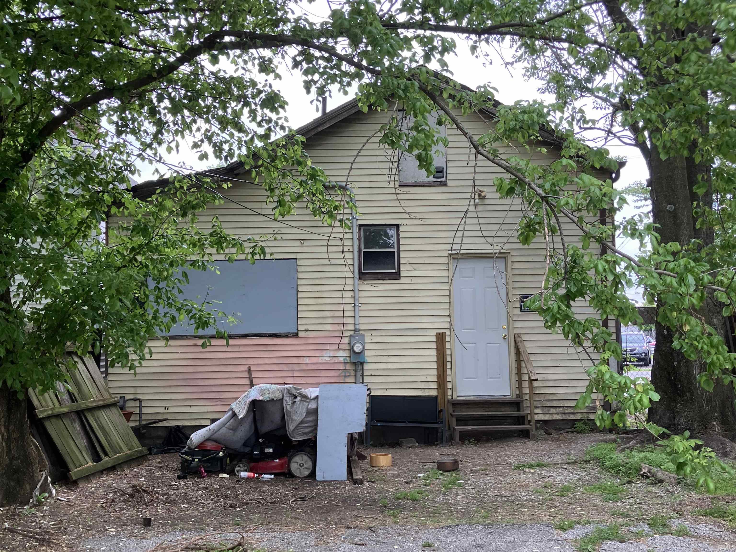 Homes for sale in Evansville, IN | 1415 N Elliott St, Evansville, IN 47711 | MLS# 202515953