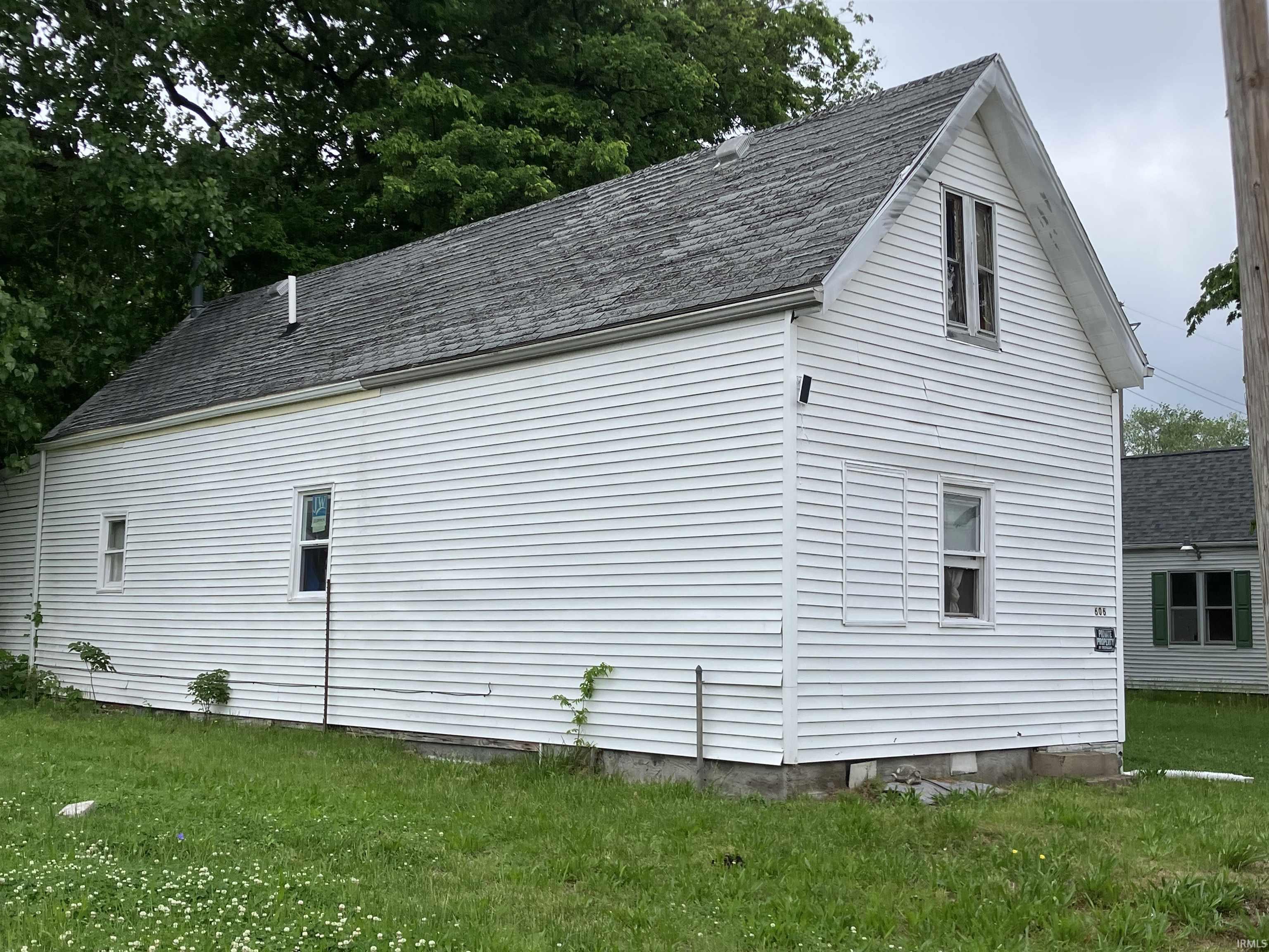 Homes for sale in Evansville, IN | 606 E Illinois St, Evansville, IN 47711 | MLS# 202515956