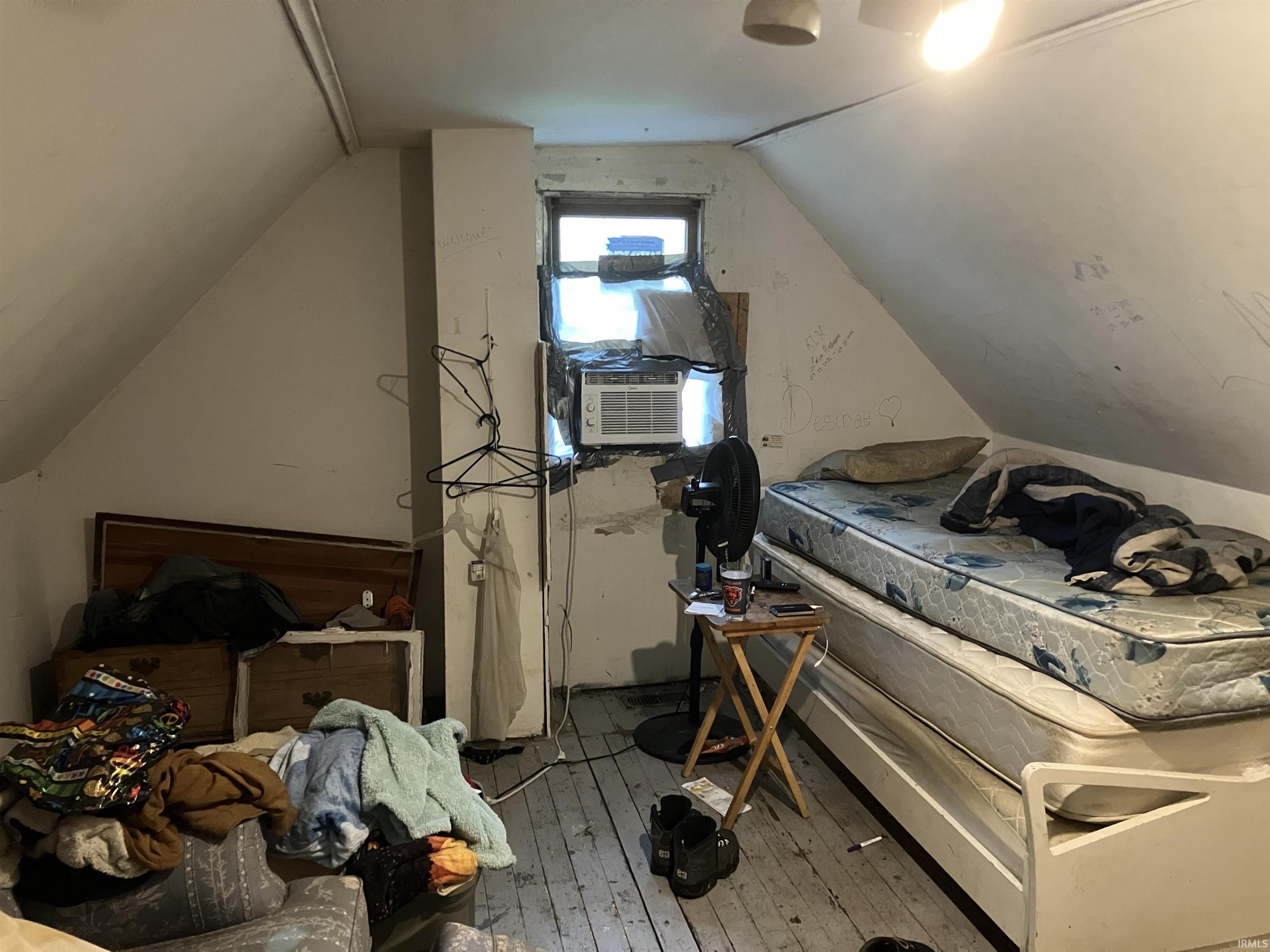 Homes for sale in Evansville, IN | 606 E Illinois St, Evansville, IN 47711 | MLS# 202515956