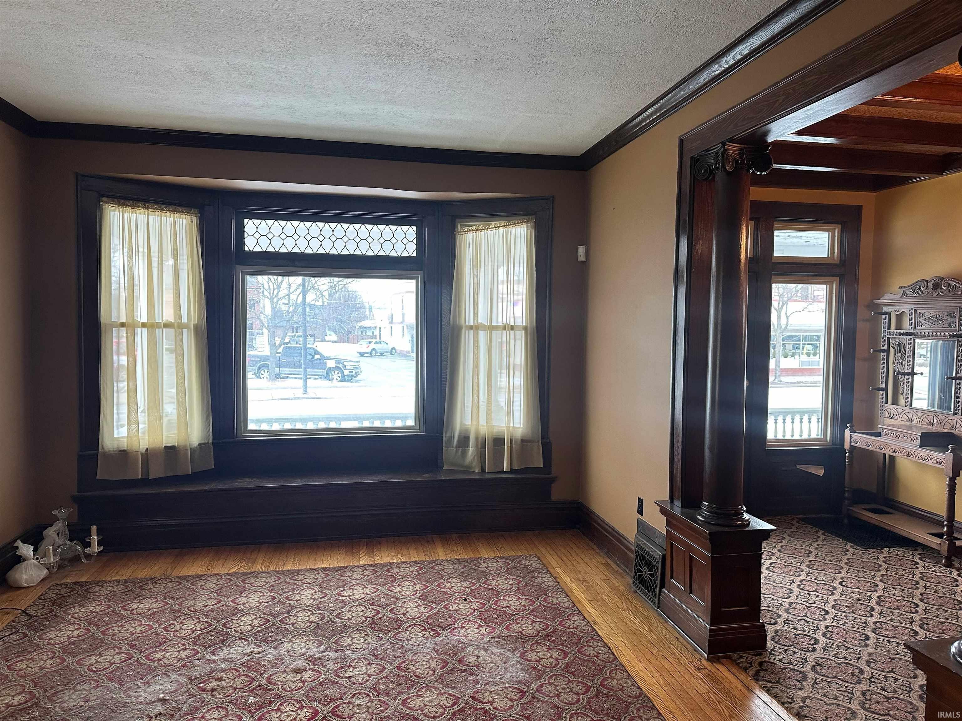 Photo 2 of 529 W Jefferson Boulevard
