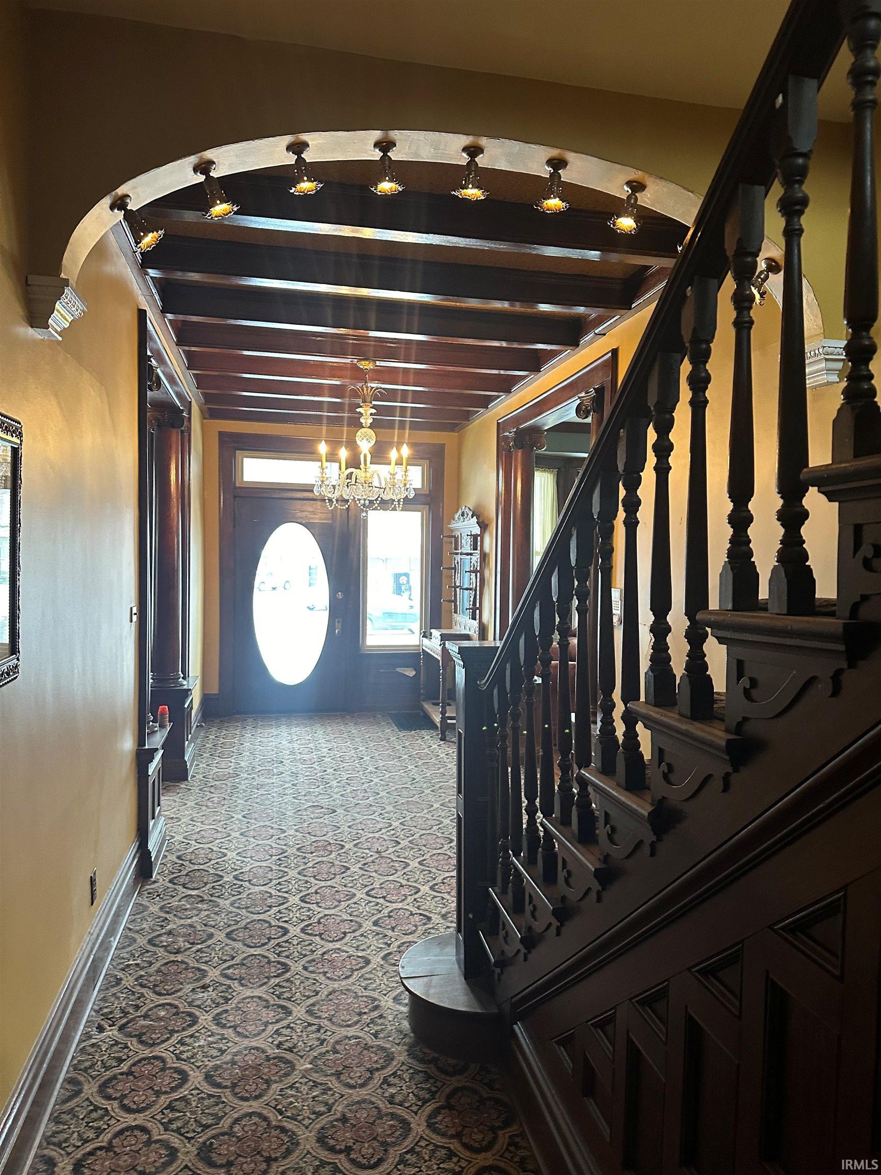 Photo 3 of 529 W Jefferson Boulevard