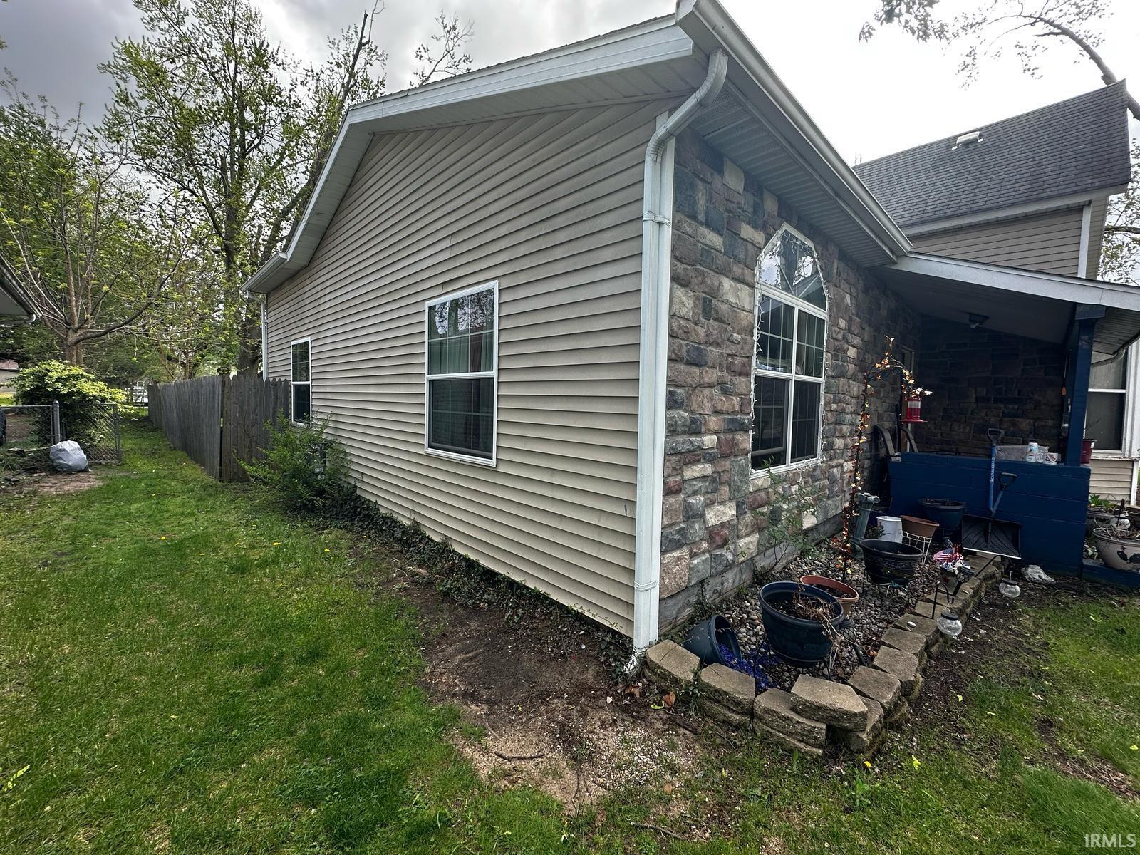 Photo 2 of 733 W Garfield Avenue