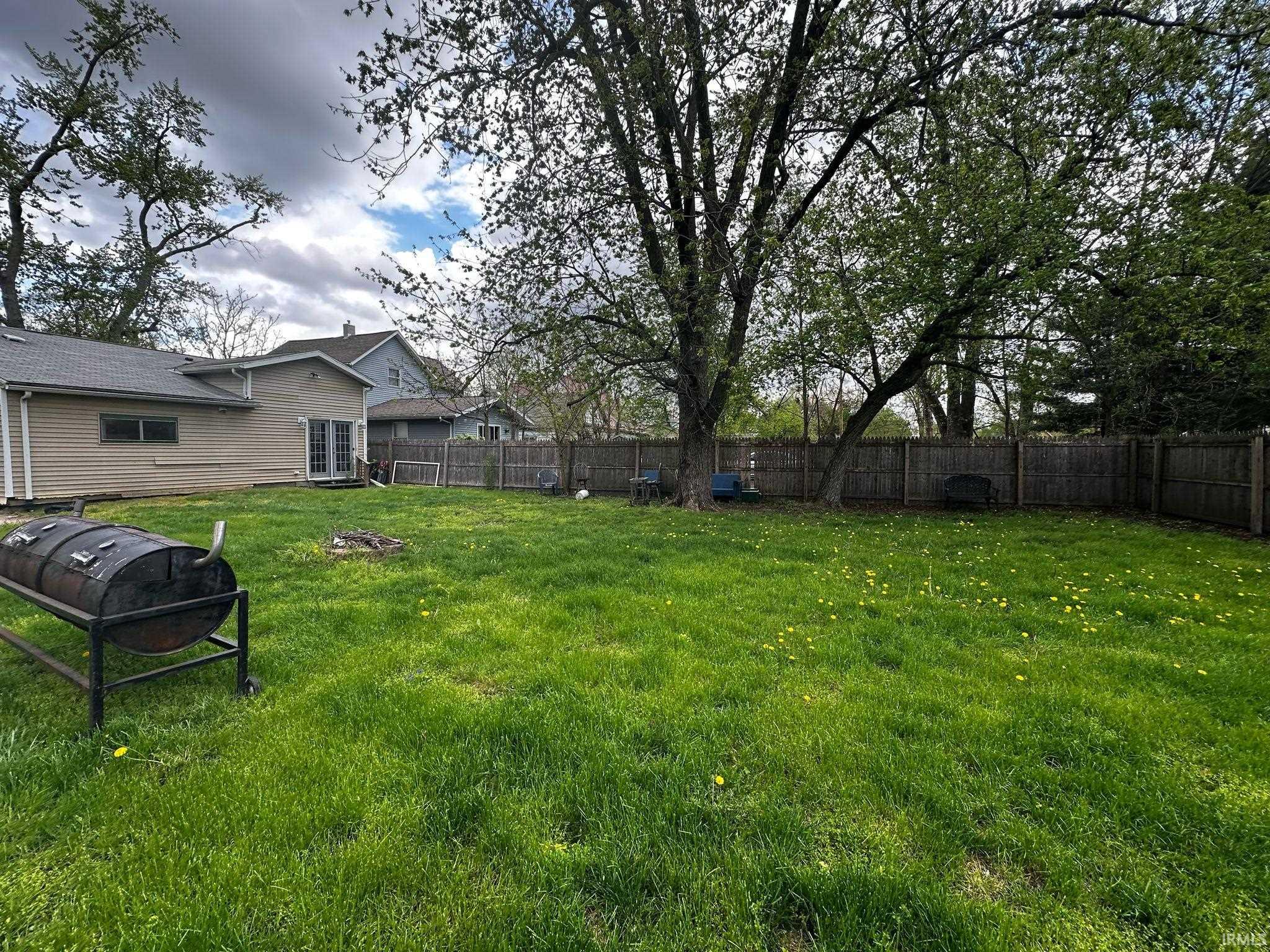 Photo 32 of 733 W Garfield Avenue