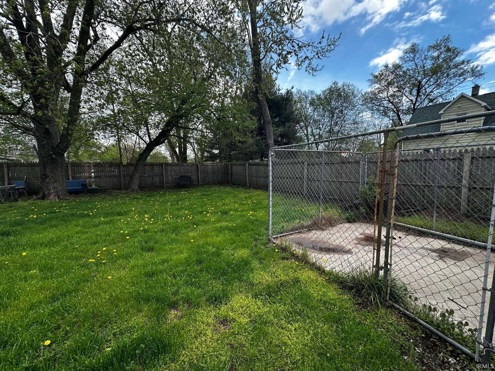 Photo 34 of 733 W Garfield Avenue