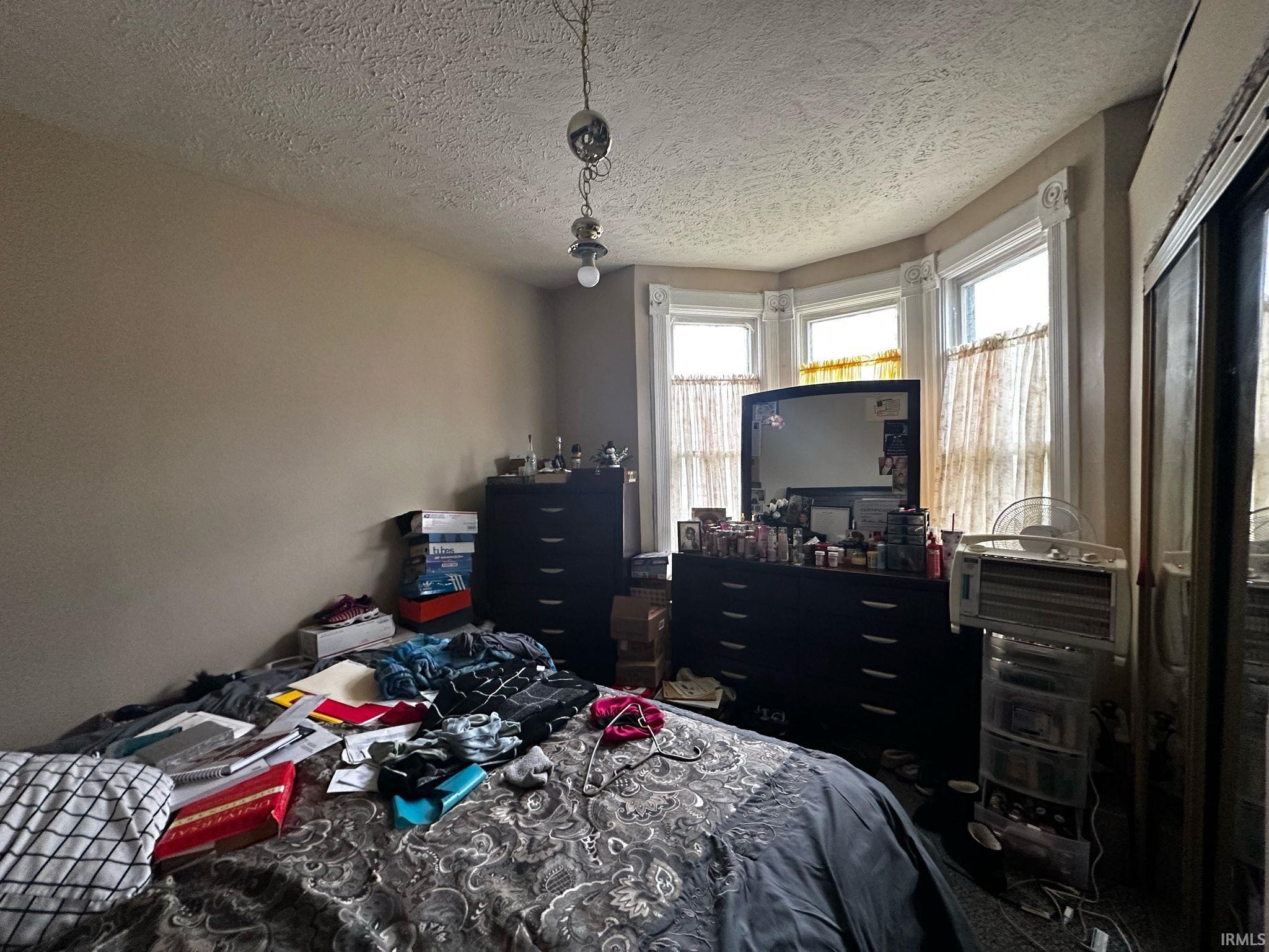 Photo 5 of 733 W Garfield Avenue