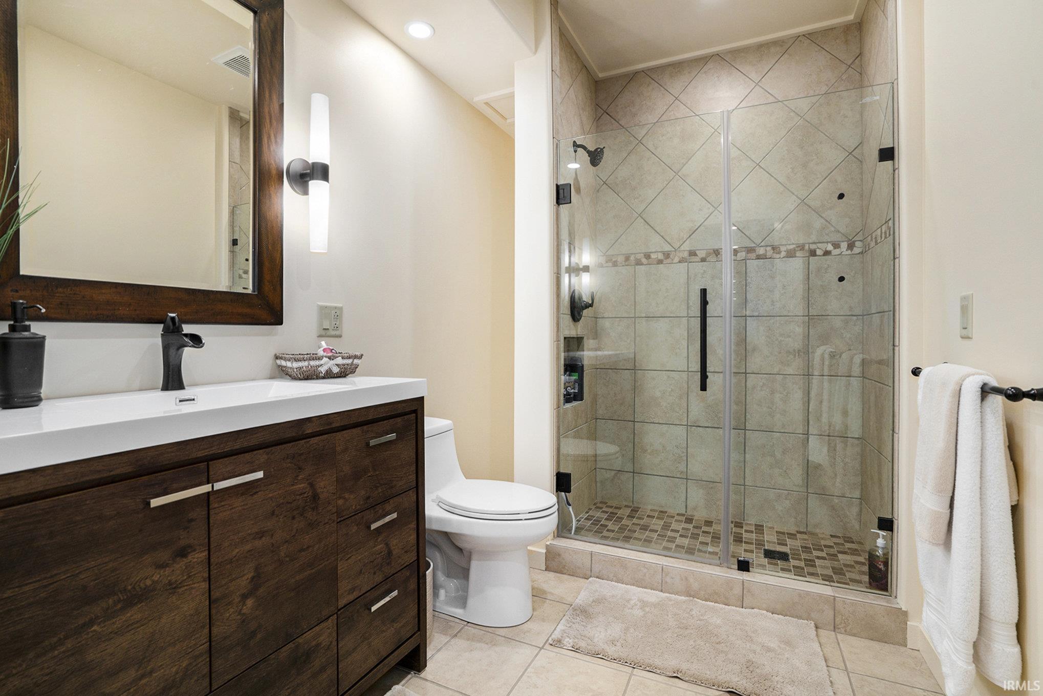 Photo 21 of 11592 Maple Ridge Drive