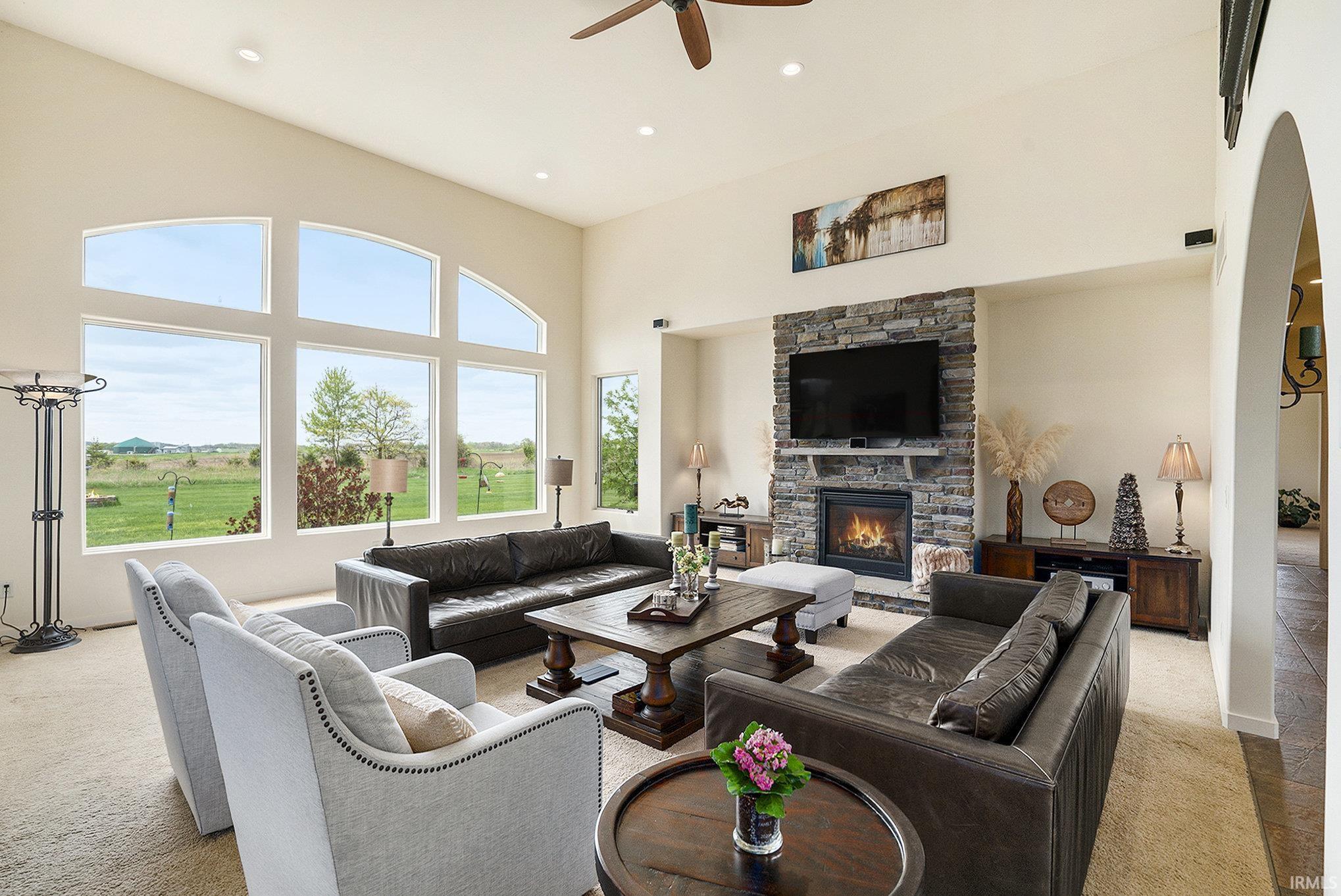 Photo 4 of 11592 Maple Ridge Drive