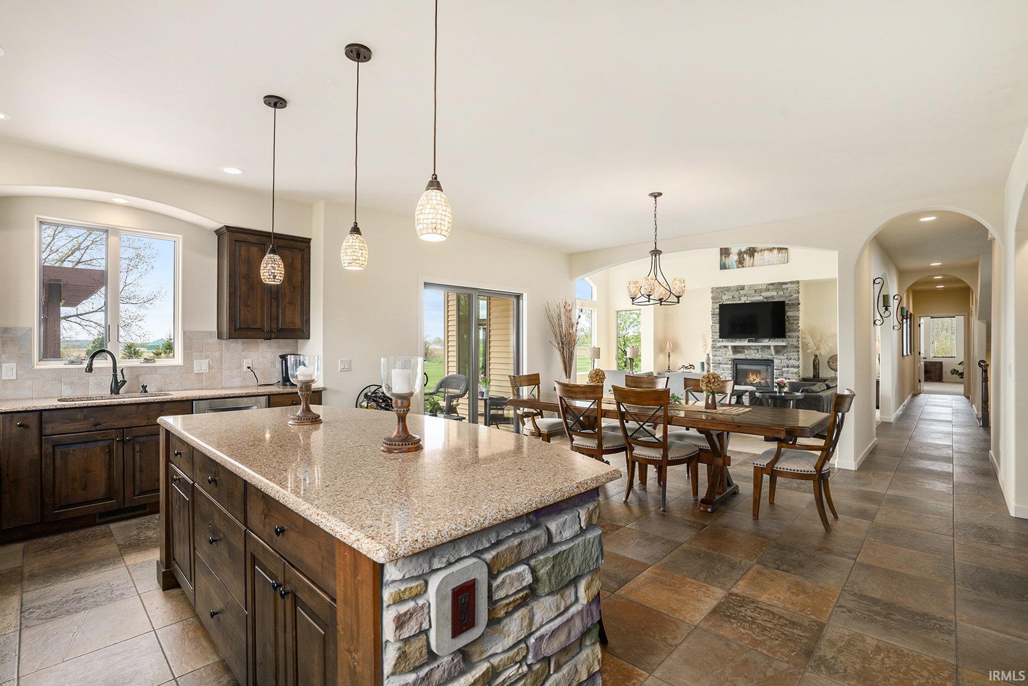 Photo 6 of 11592 Maple Ridge Drive