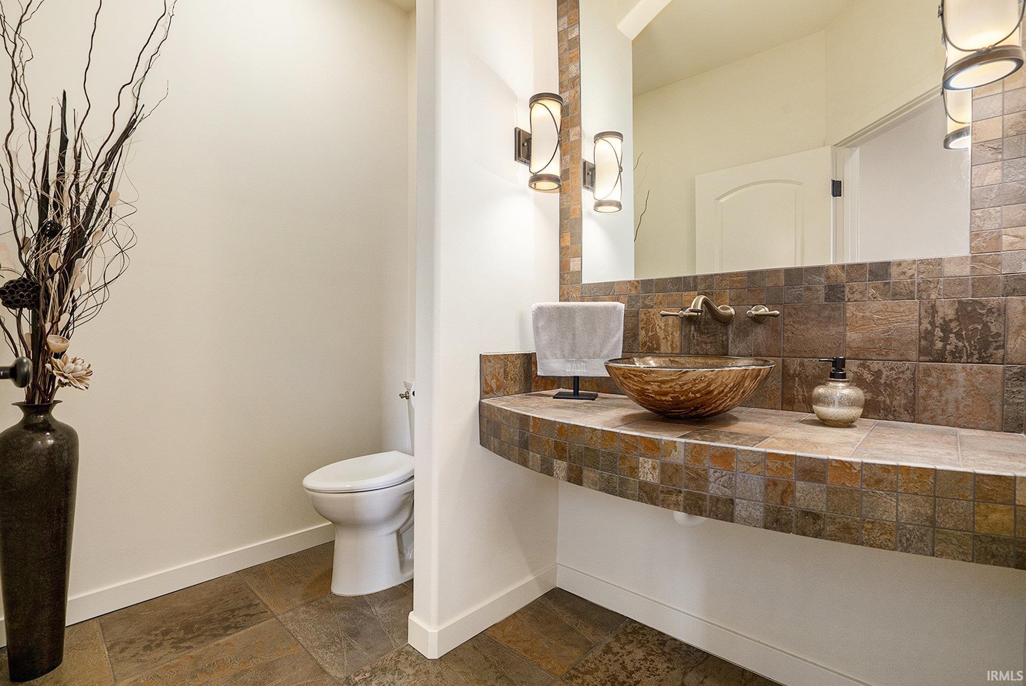 Photo 9 of 11592 Maple Ridge Drive
