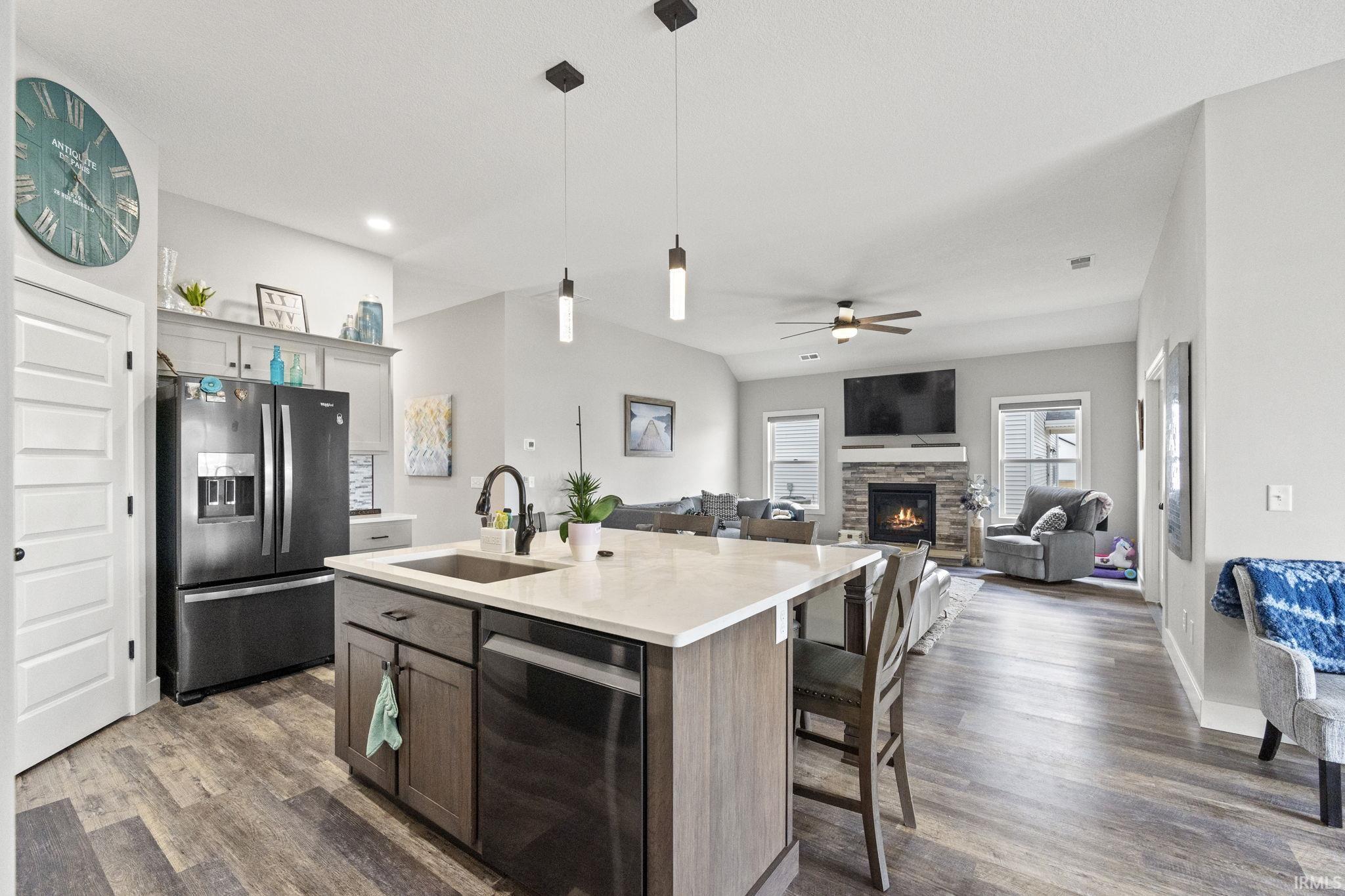 Photo 11 of 936 Switchfoot Drive