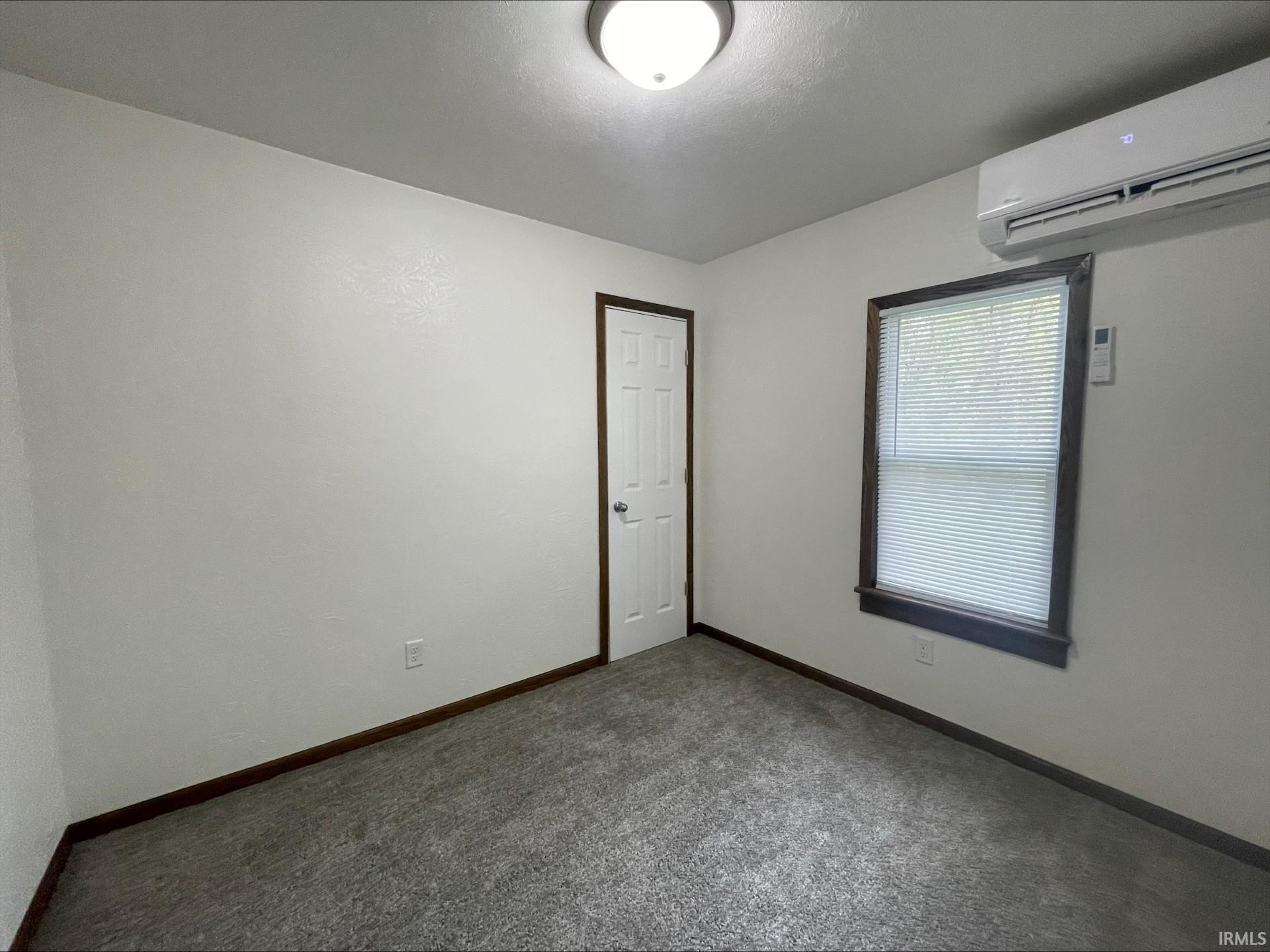 Photo 11 of 1207 W Wolf Avenue