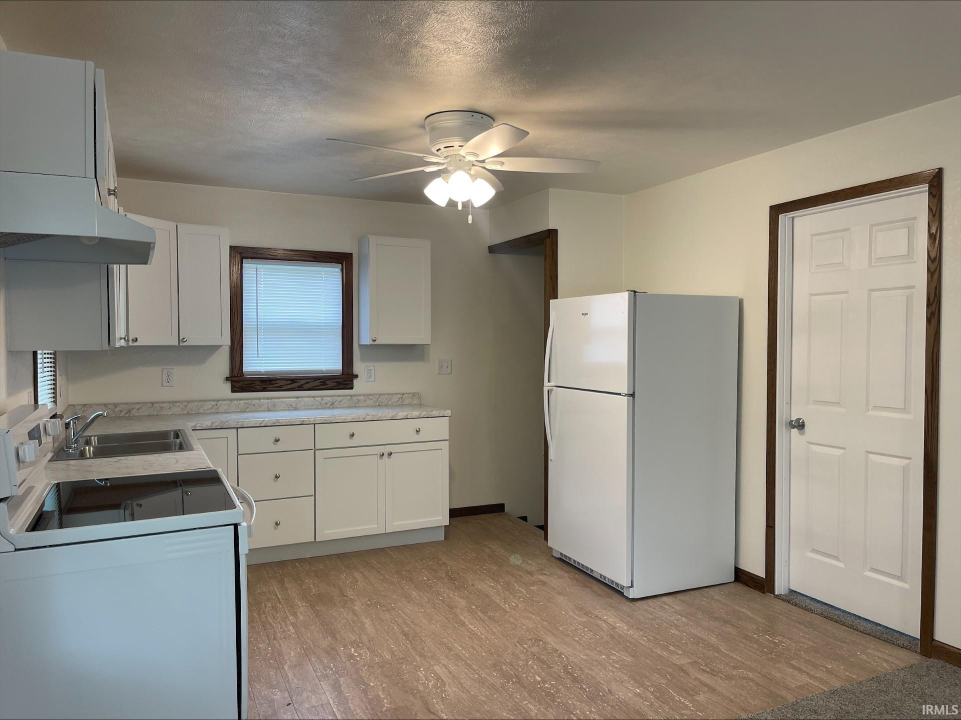 Photo 9 of 1207 W Wolf Avenue