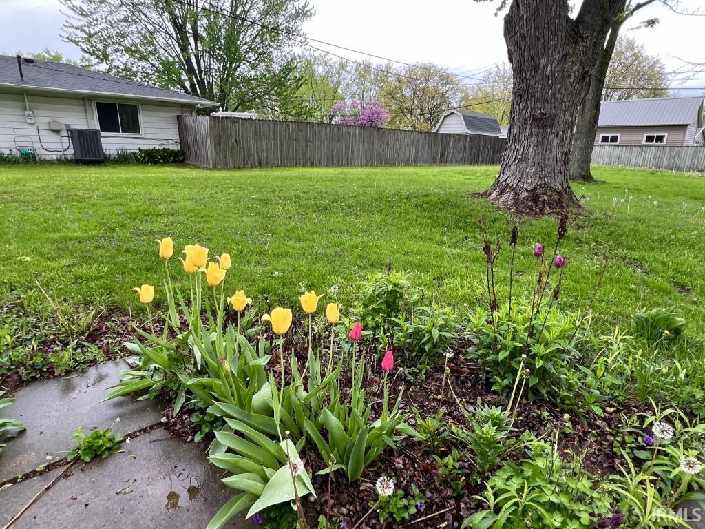 Photo 11 of 5322 Maplecrest Road