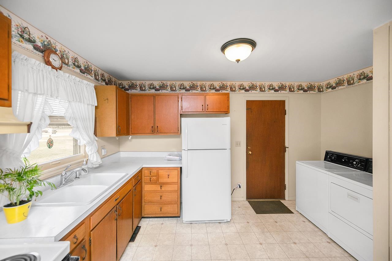 Photo 8 of 545 Jay Dee Street