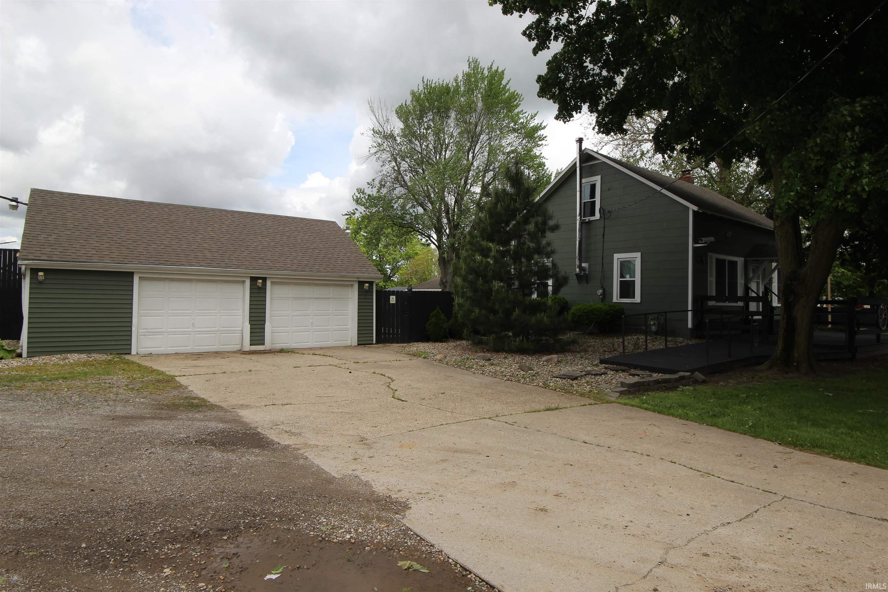 Homes for sale in Elkhart, IN | 29623 County Road 6 Road, Elkhart, IN 46514 | MLS# 202516148