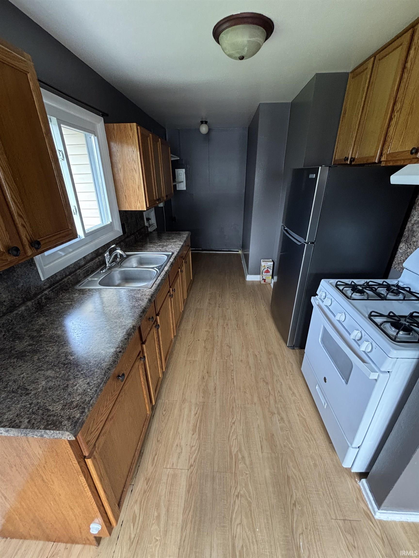 Photo 2 of 2818 Drexel Avenue