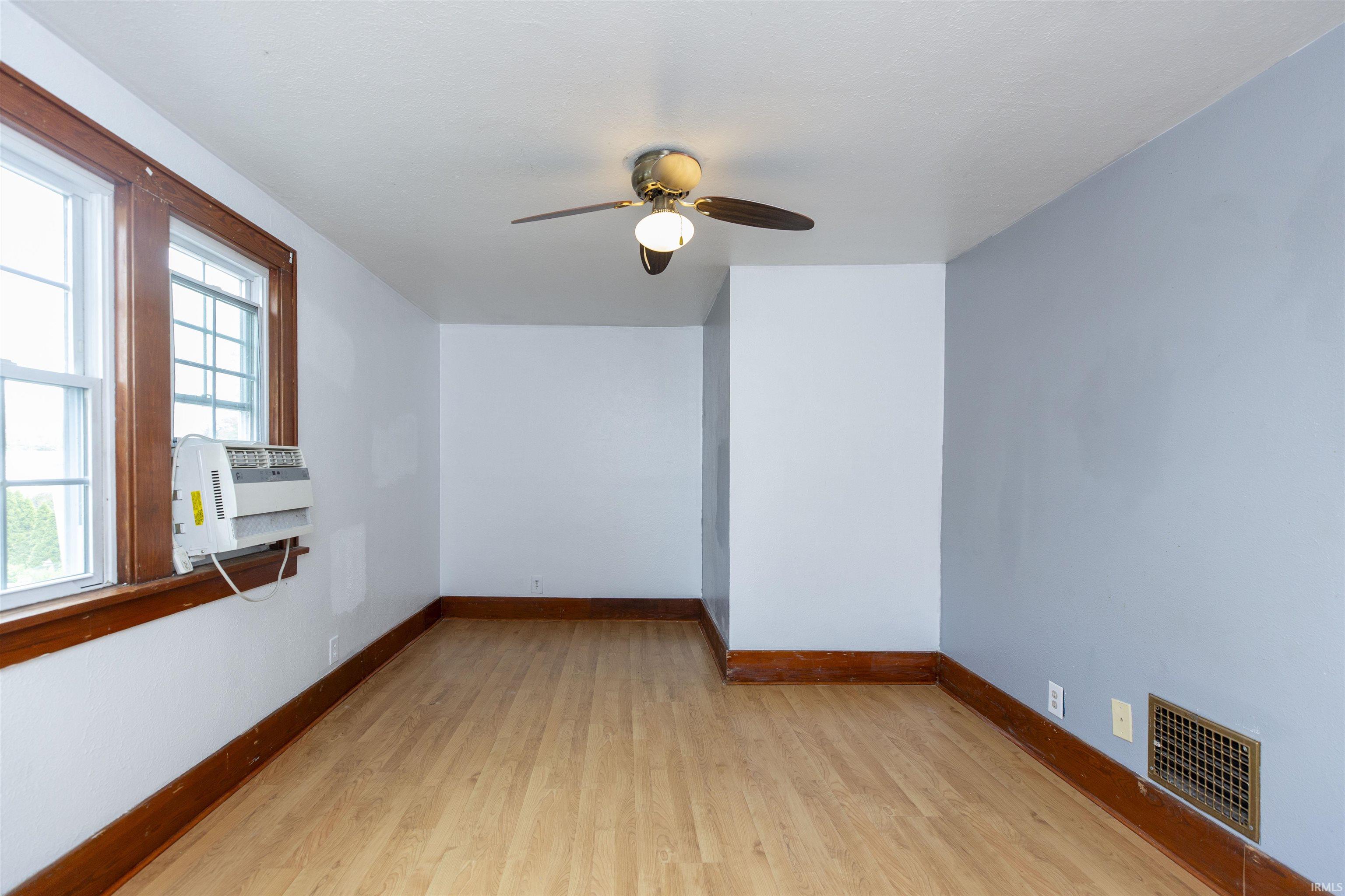 Photo 22 of 3220 E Jackson Boulevard