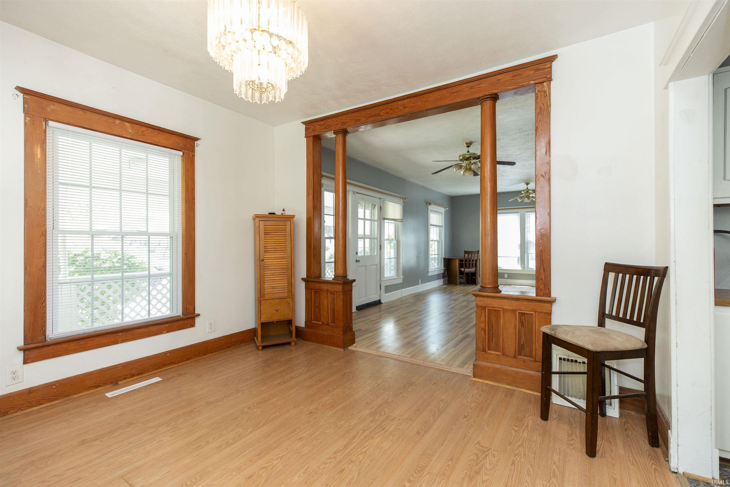 Photo 5 of 3220 E Jackson Boulevard