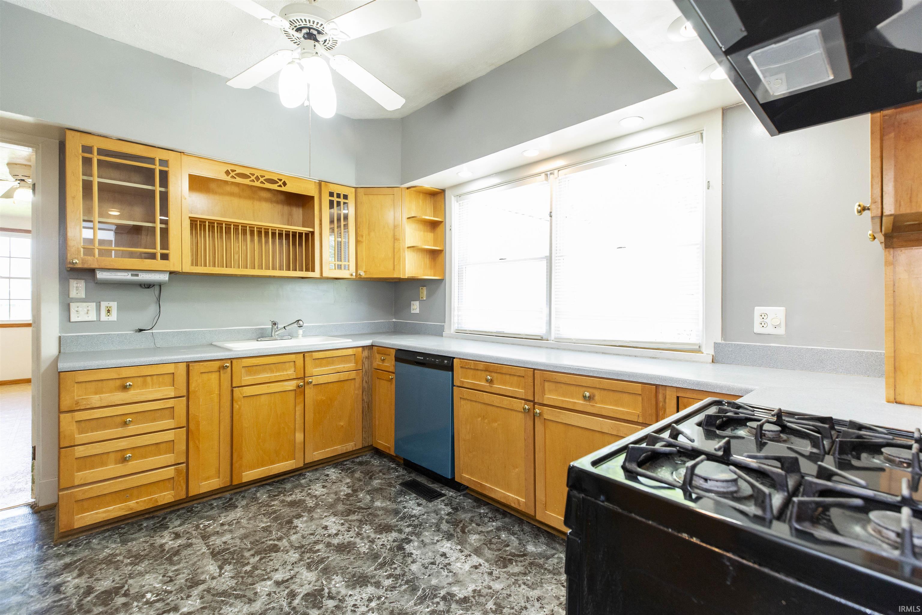 Photo 6 of 3220 E Jackson Boulevard