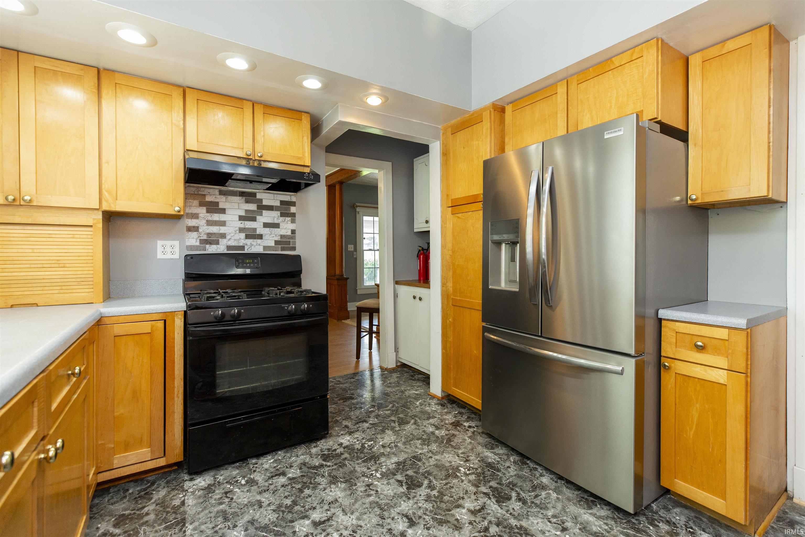 Photo 7 of 3220 E Jackson Boulevard