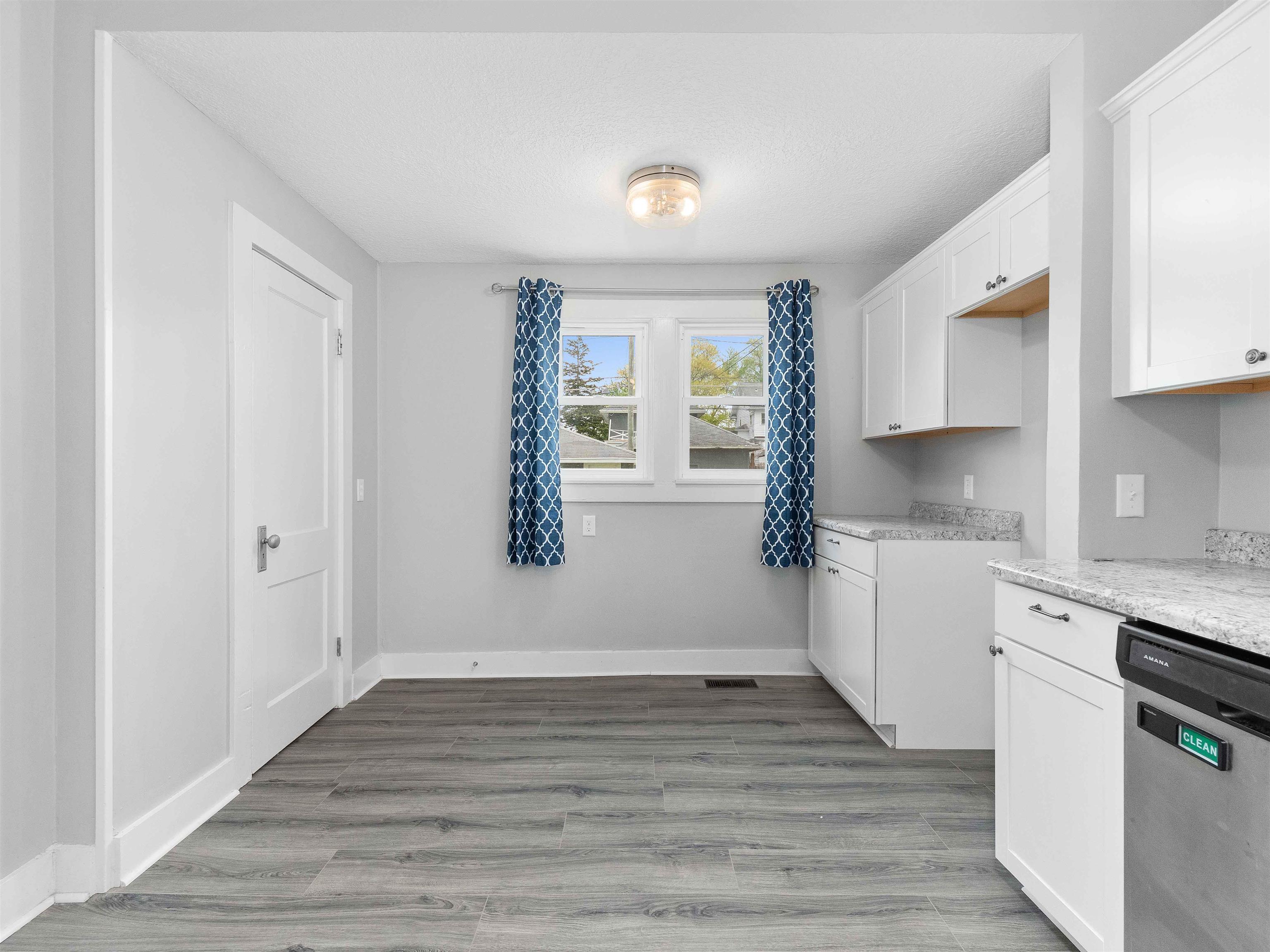Photo 10 of 4215 TACOMA Avenue