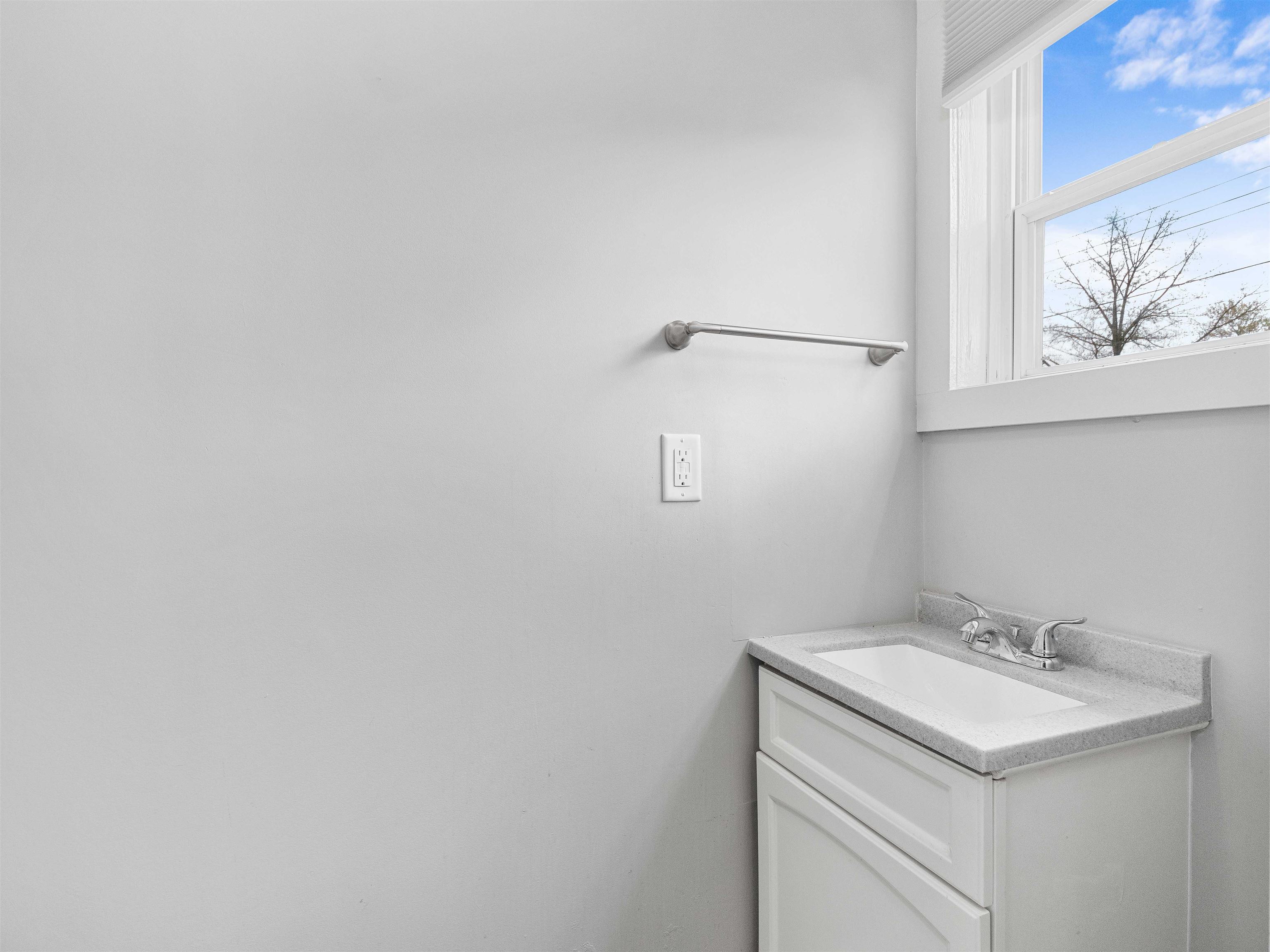 Photo 11 of 4215 TACOMA Avenue