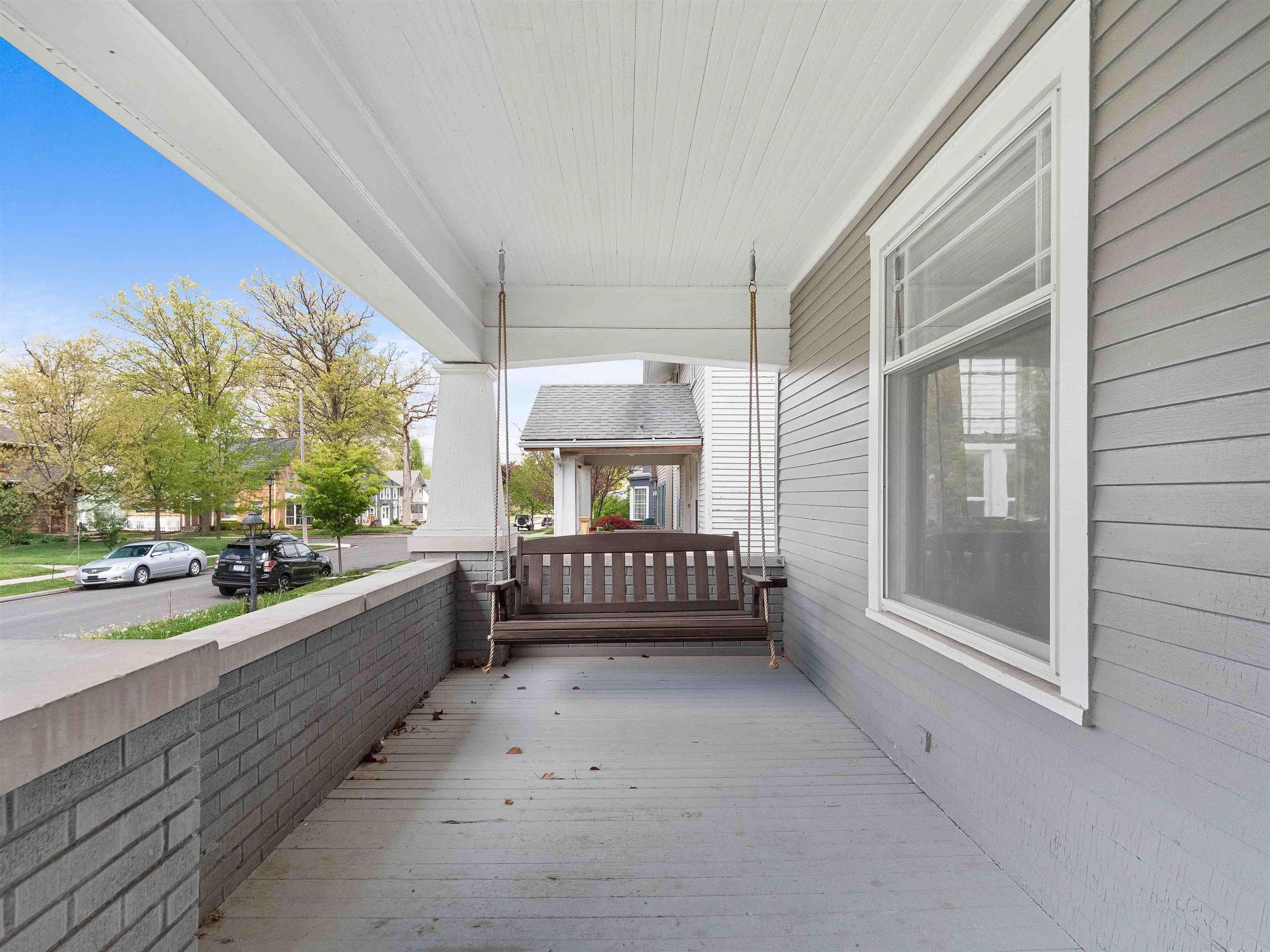 Photo 3 of 4215 TACOMA Avenue