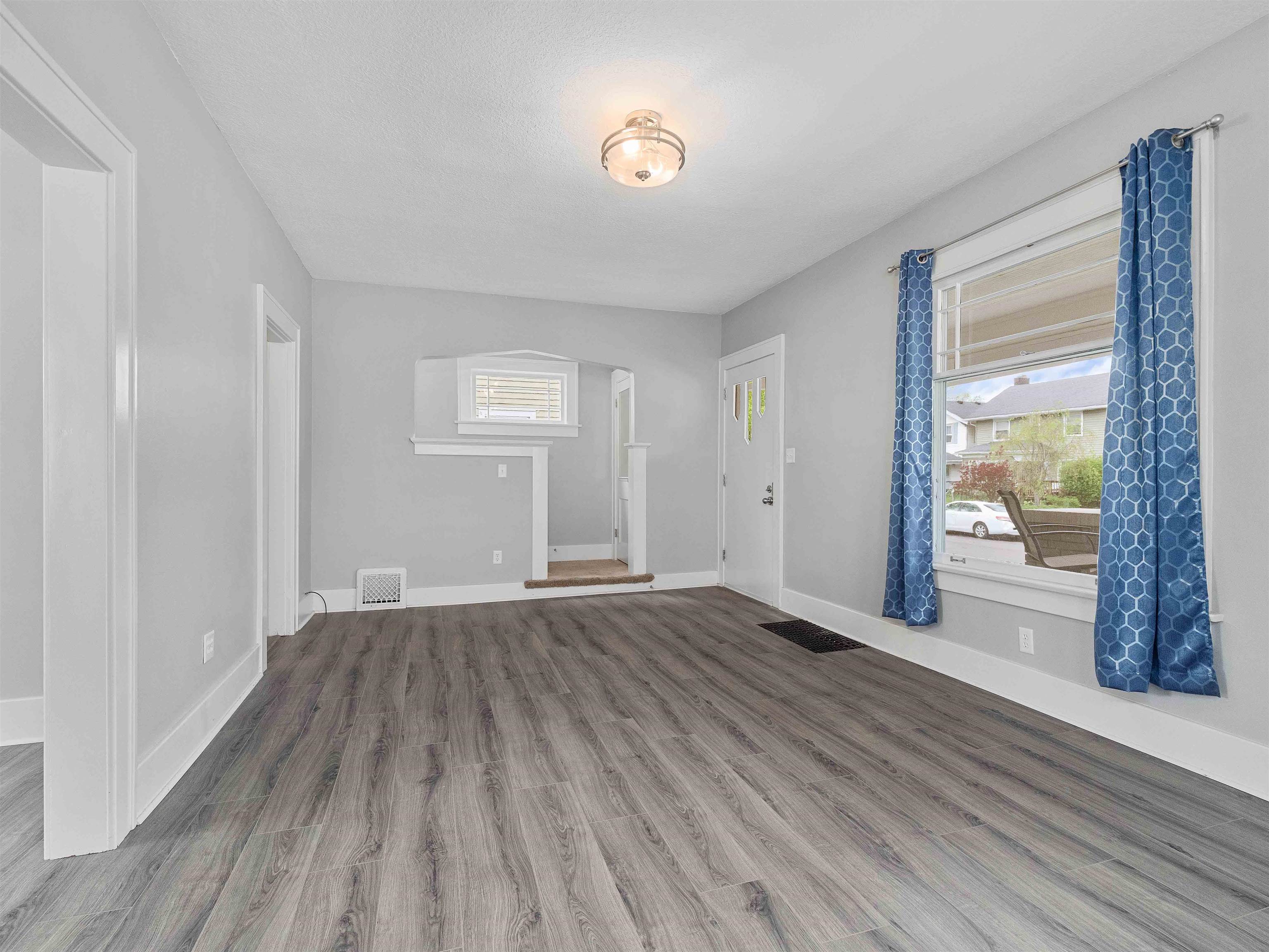 Photo 5 of 4215 TACOMA Avenue