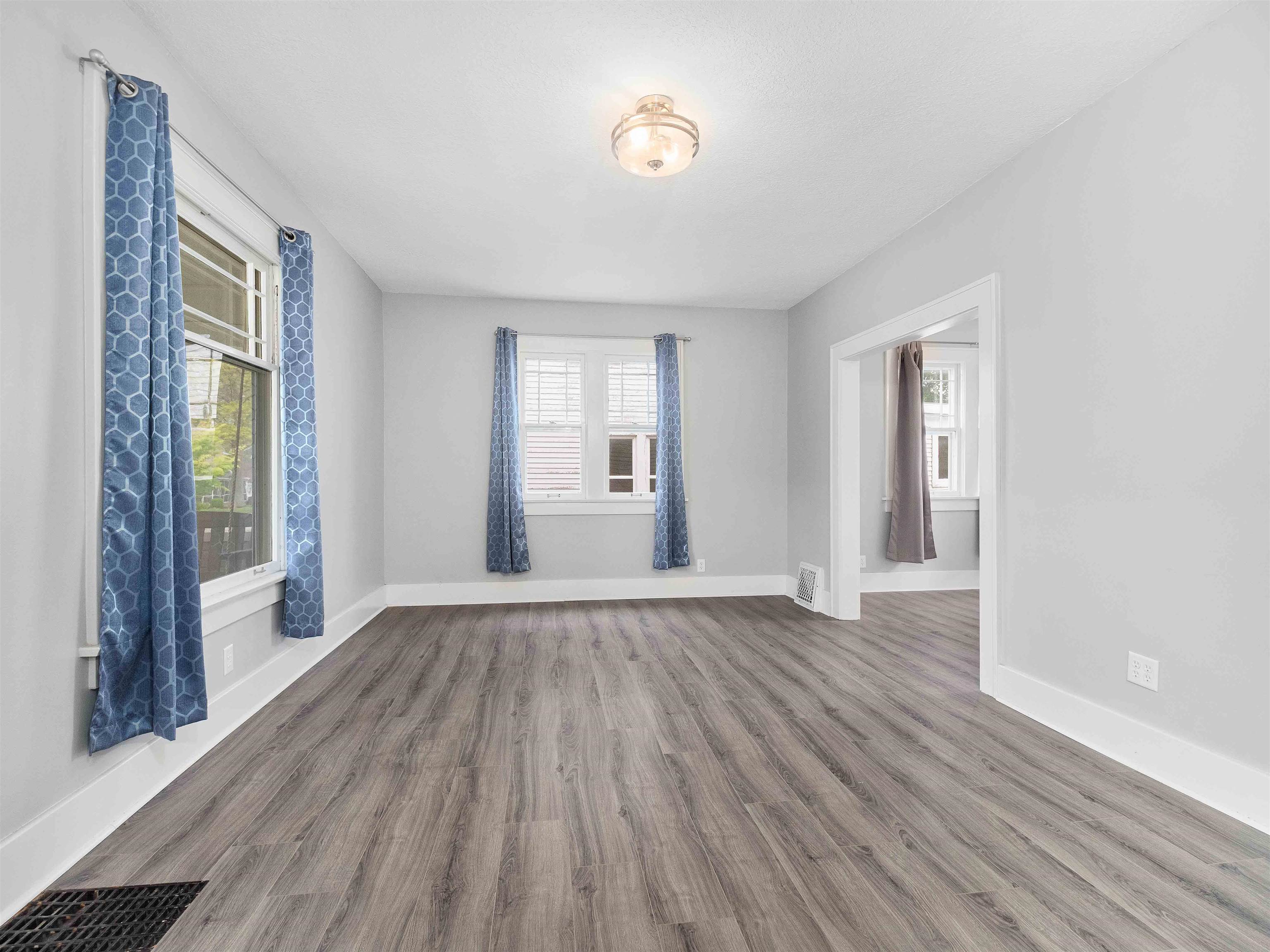 Photo 6 of 4215 TACOMA Avenue