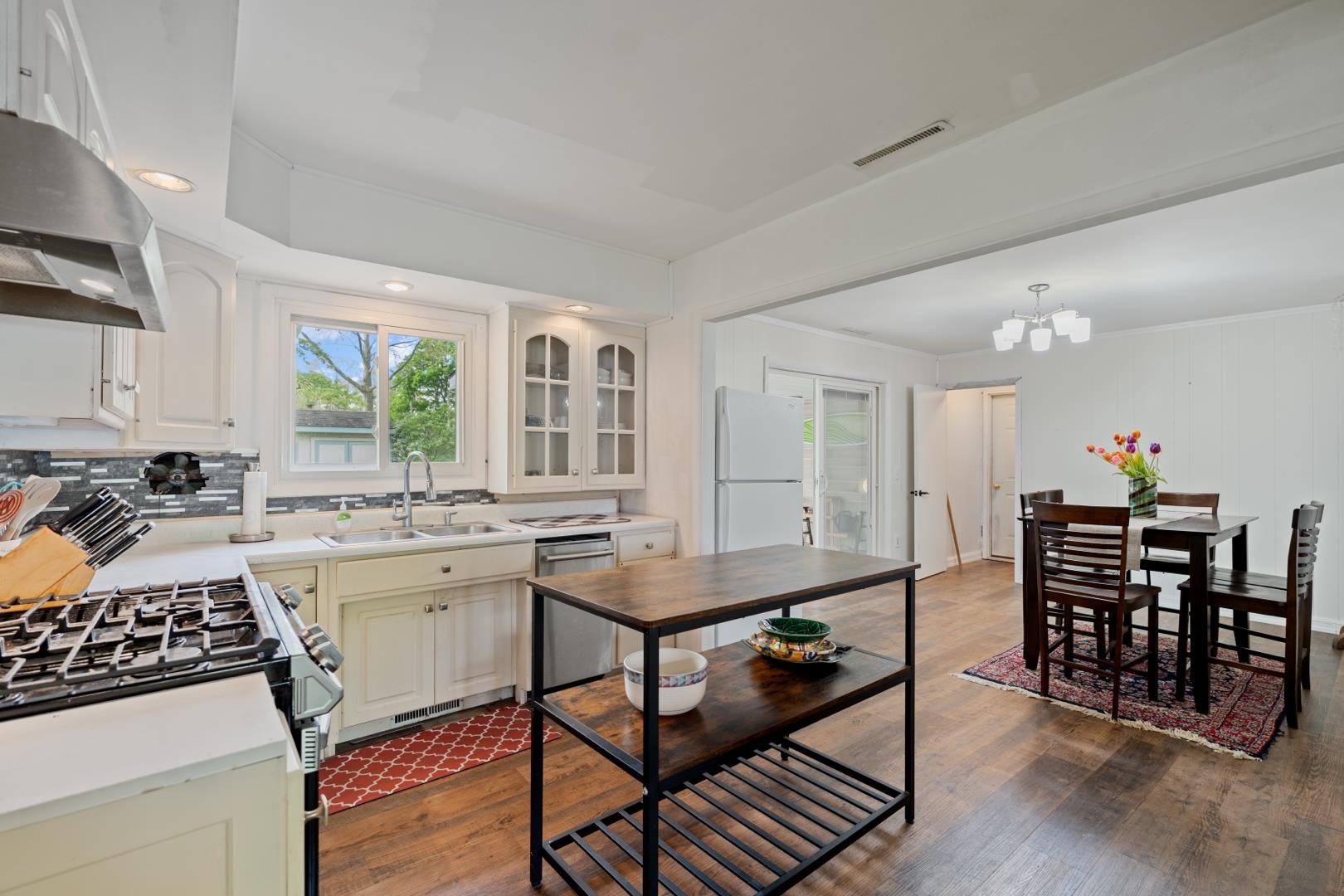 Photo 1 of 204 E Ramar Drive