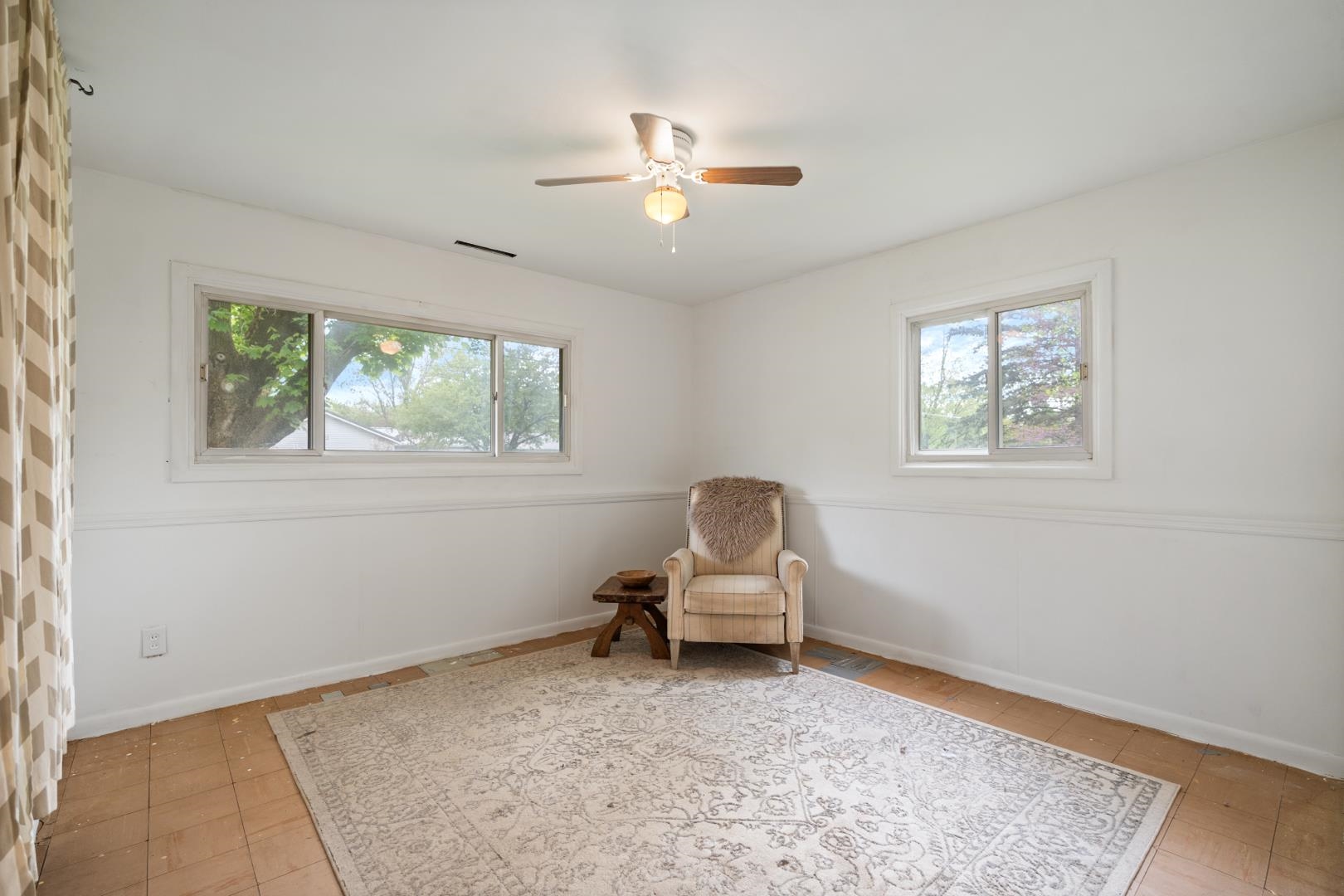 Photo 17 of 204 E Ramar Drive