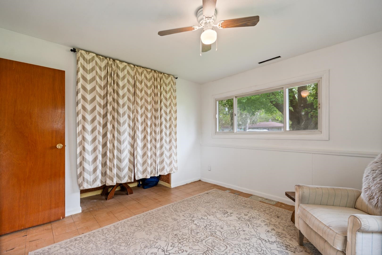 Photo 18 of 204 E Ramar Drive